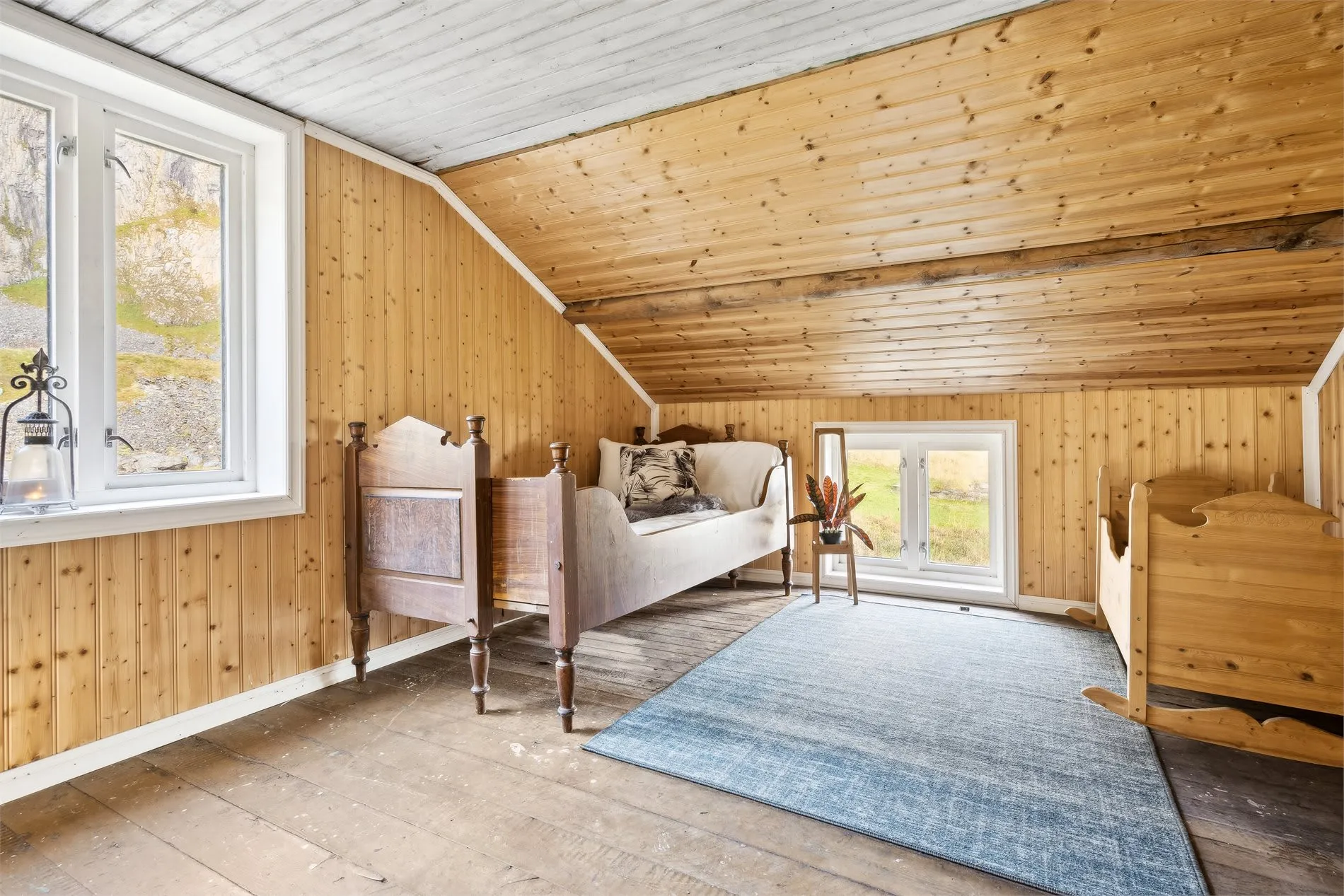 Historic 4-Bedroom Cabin with Expansive Grounds on Værøy Island - View image 44 of 50