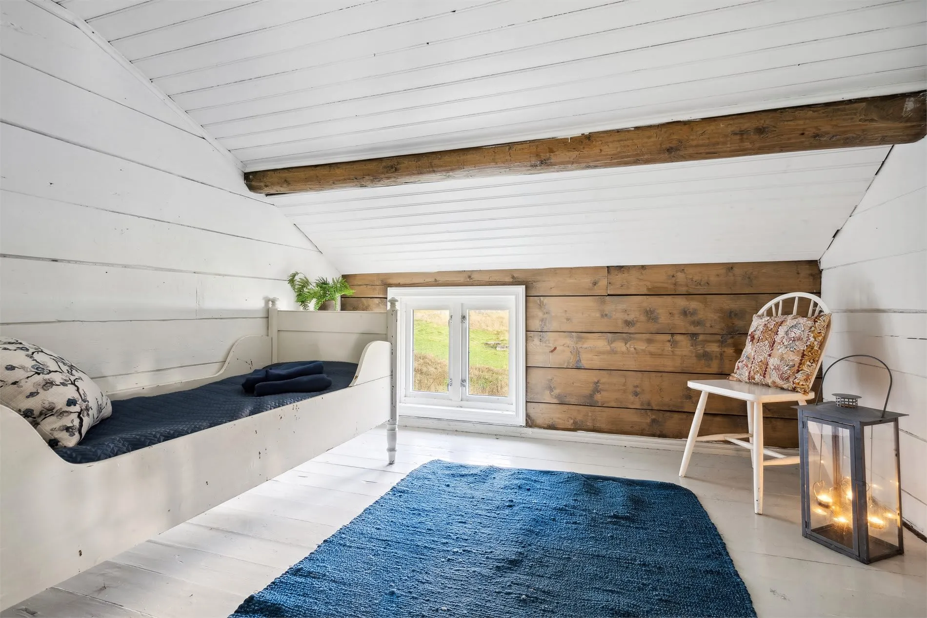Historic 4-Bedroom Cabin with Expansive Grounds on Værøy Island - View image 46 of 50