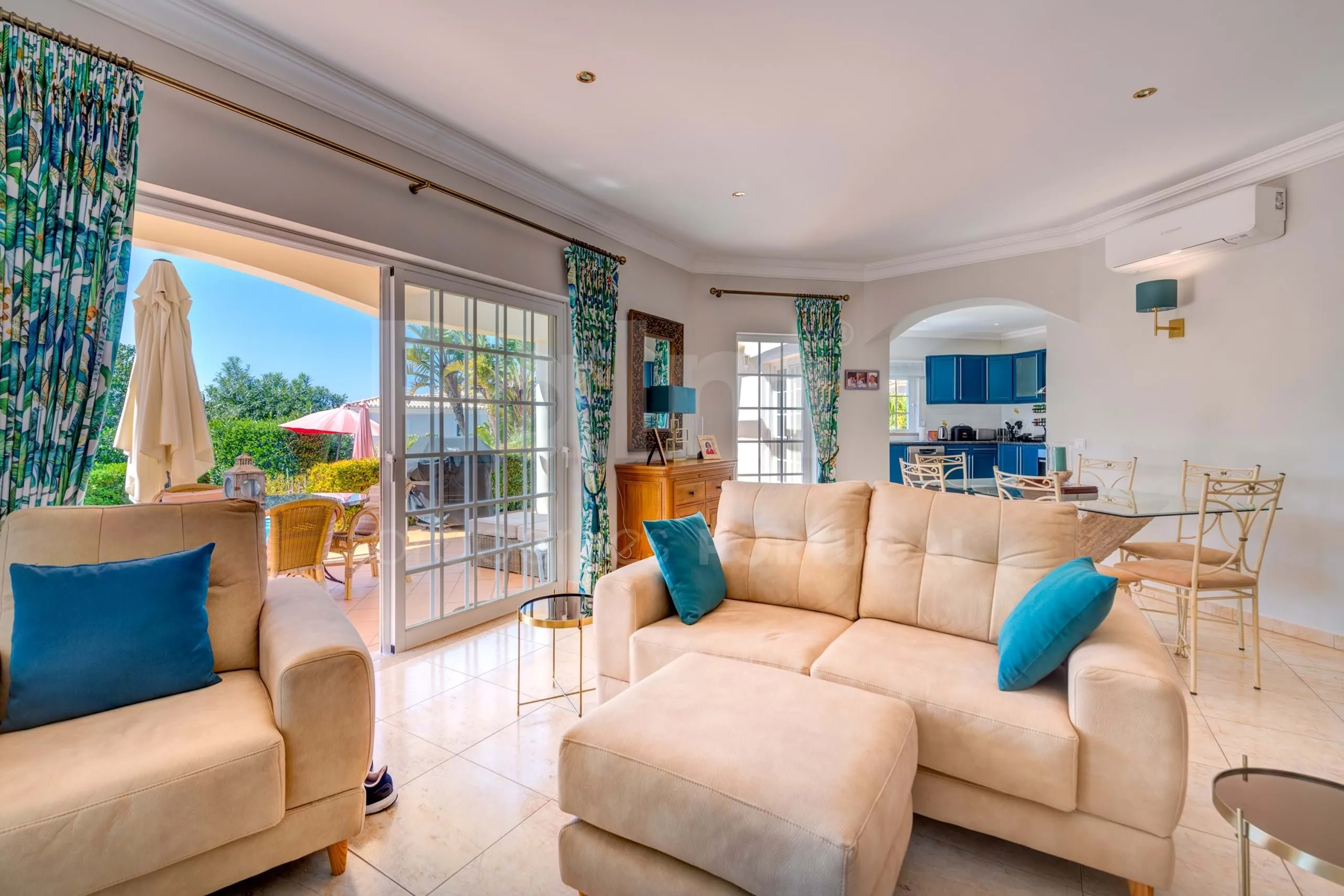 Elegante villa de 3 dormitorios con piscina y jardín cerca de la costa del Algarve - Image 5