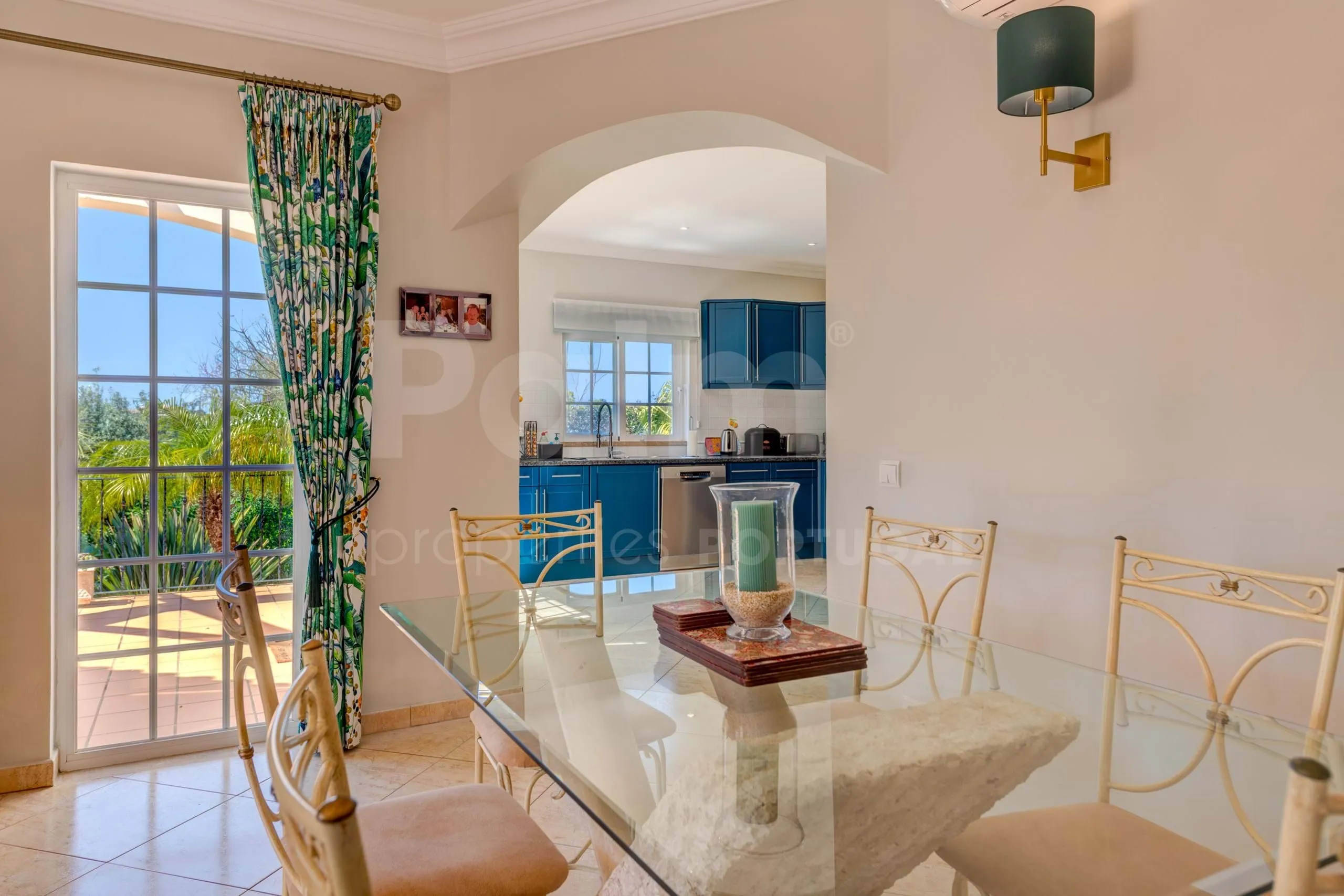 Elegante villa de 3 dormitorios con piscina y jardín cerca de la costa del Algarve - Ver imagen 11 de 70