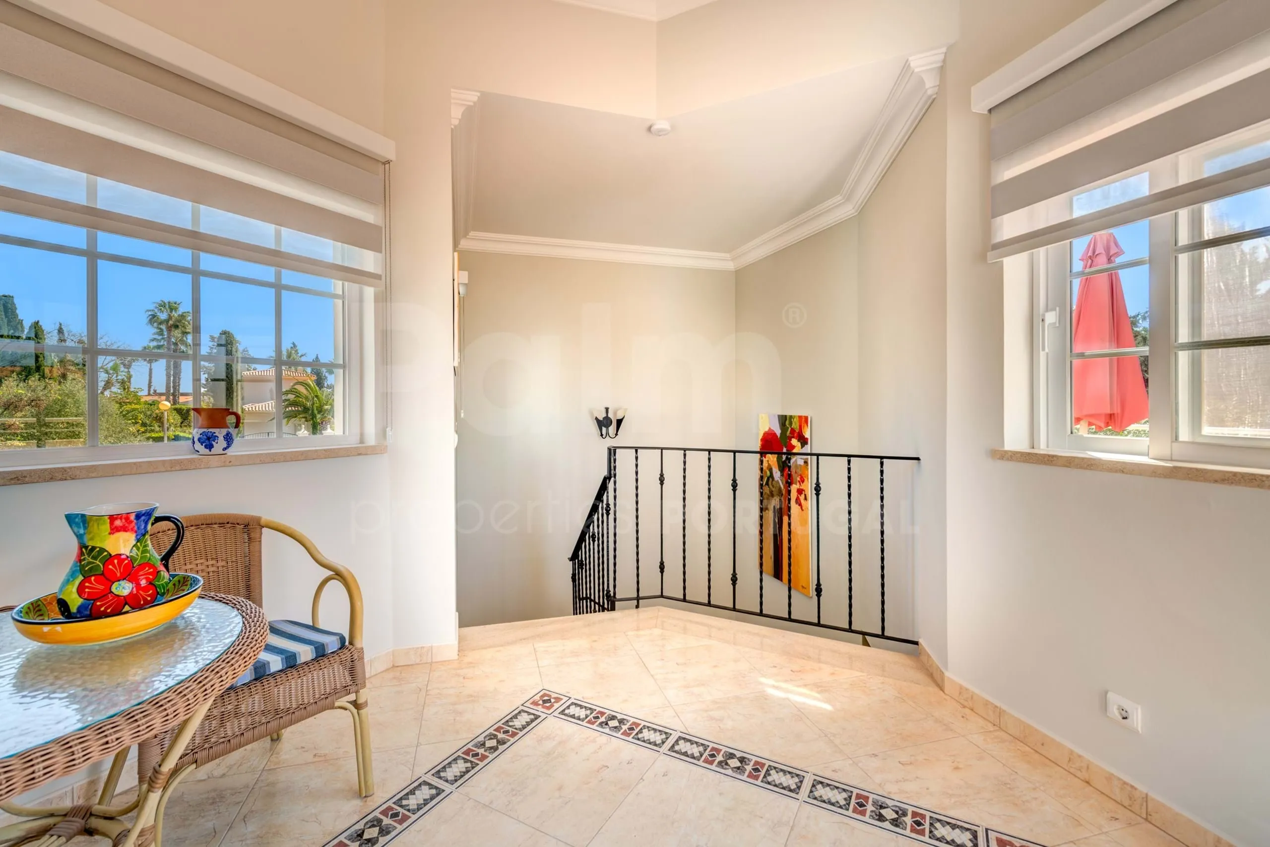 Elegante villa de 3 dormitorios con piscina y jardín cerca de la costa del Algarve - Ver imagen 22 de 70