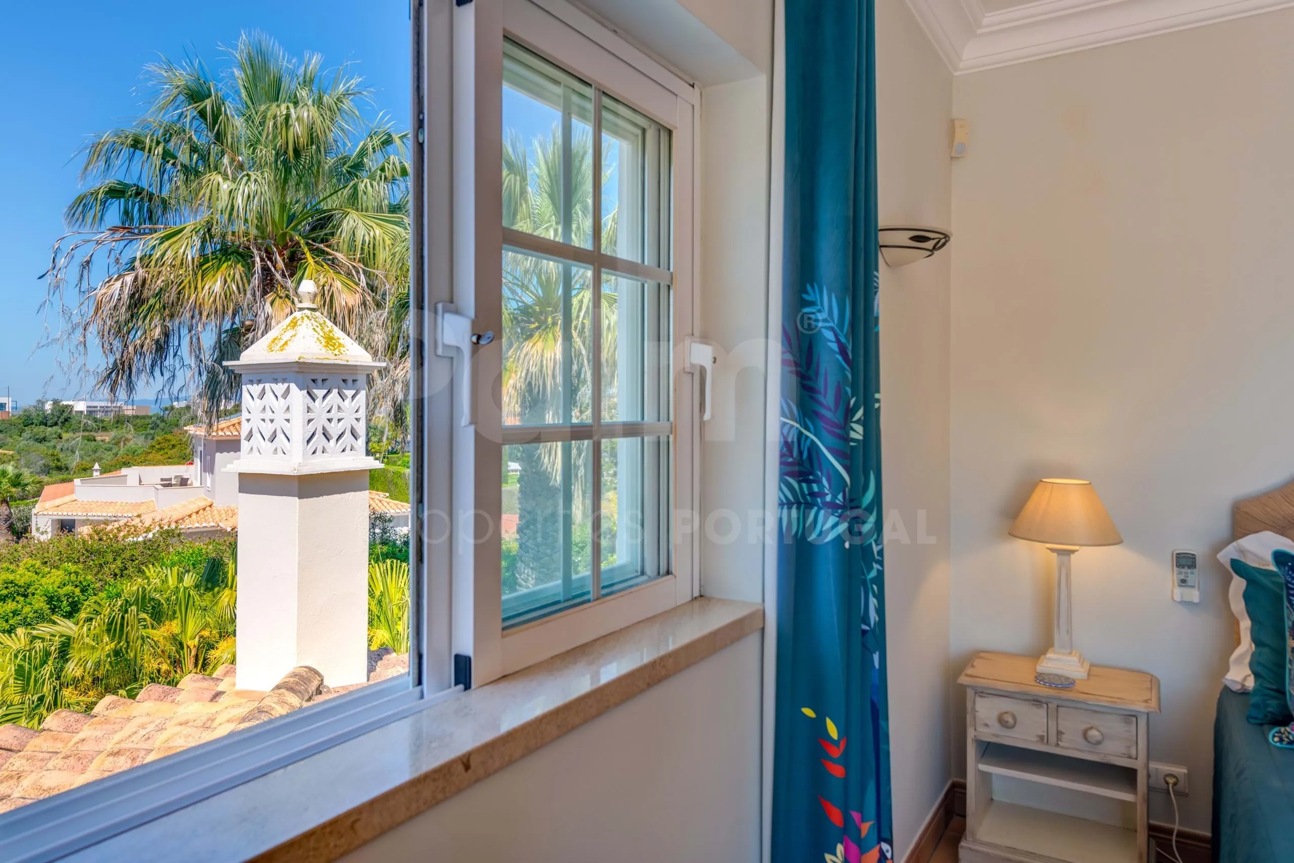 Elegante villa de 3 dormitorios con piscina y jardín cerca de la costa del Algarve - Ver imagen 27 de 70