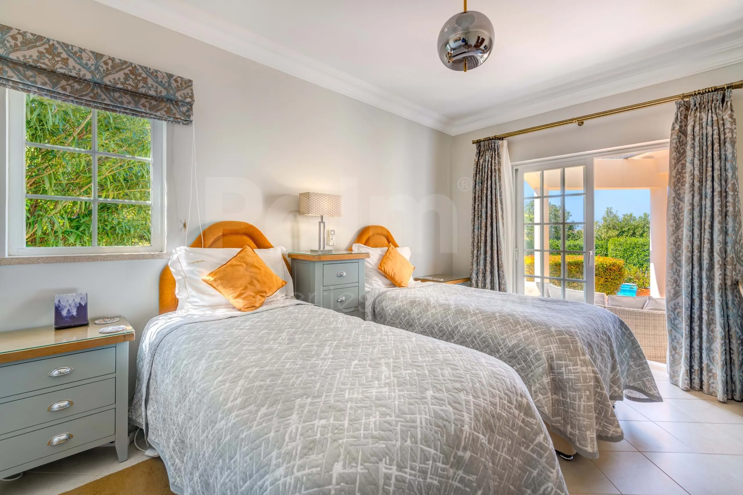 Elegante villa de 3 dormitorios con piscina y jardín cerca de la costa del Algarve - Ver imagen 37 de 70