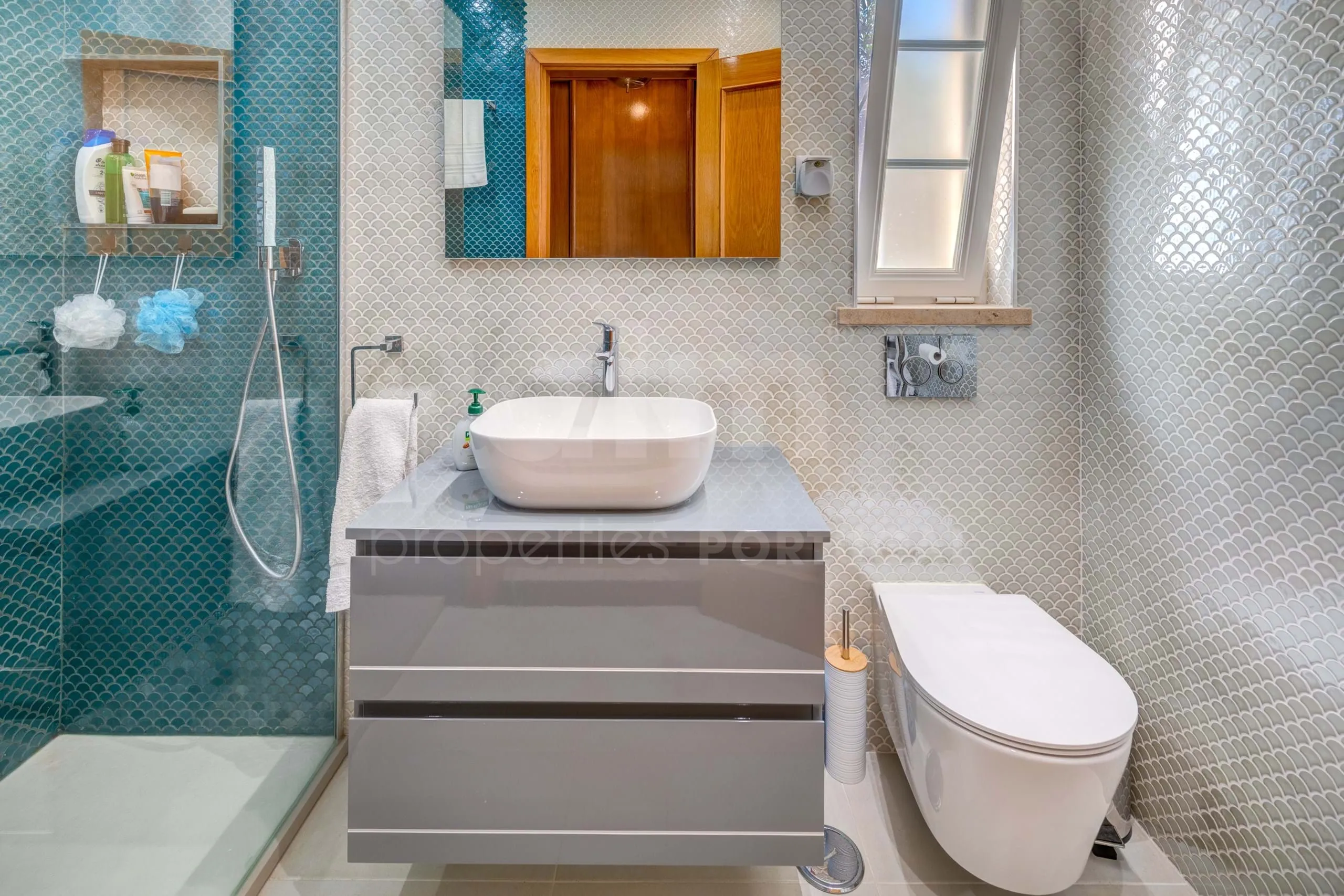 Elegante villa de 3 dormitorios con piscina y jardín cerca de la costa del Algarve - Ver imagen 43 de 70