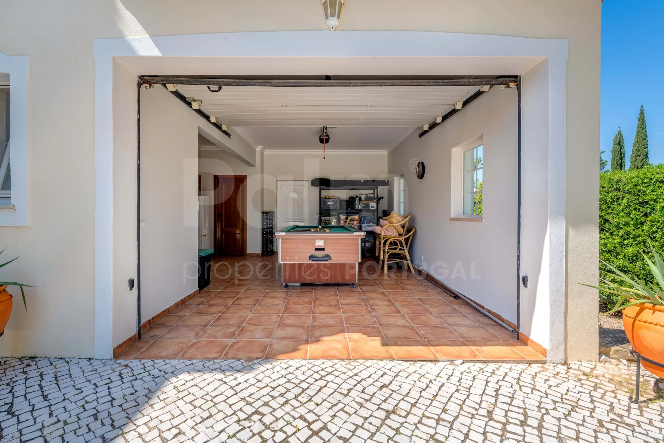 Elegante villa de 3 dormitorios con piscina y jardín cerca de la costa del Algarve - Ver imagen 58 de 70