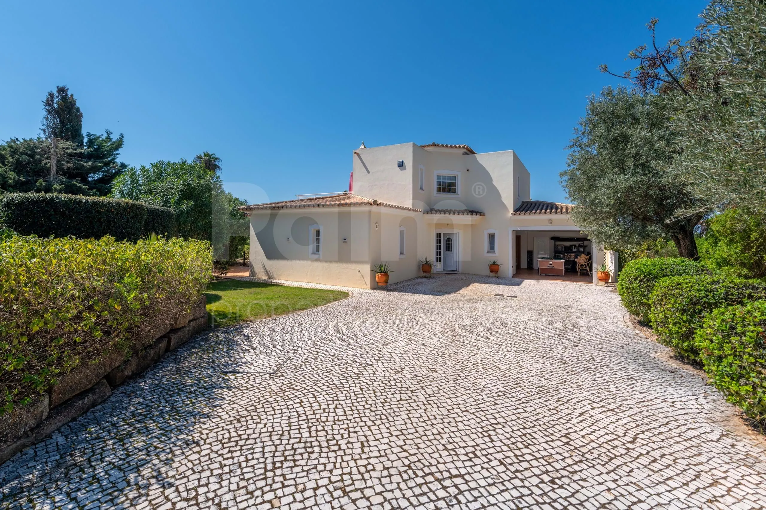 Elegante villa de 3 dormitorios con piscina y jardín cerca de la costa del Algarve - Ver imagen 61 de 70