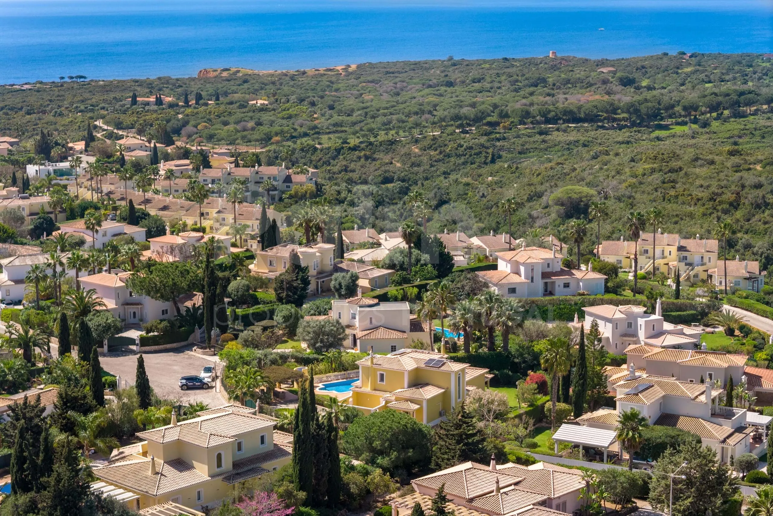 Elegante villa de 3 dormitorios con piscina y jardín cerca de la costa del Algarve - Ver imagen 70 de 70