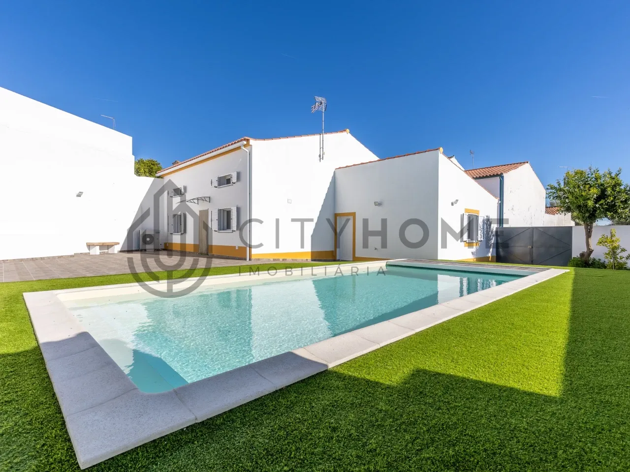 Charming Two-Storey Home with Garden and Pool in Alpalhão, Portugal - Image 1