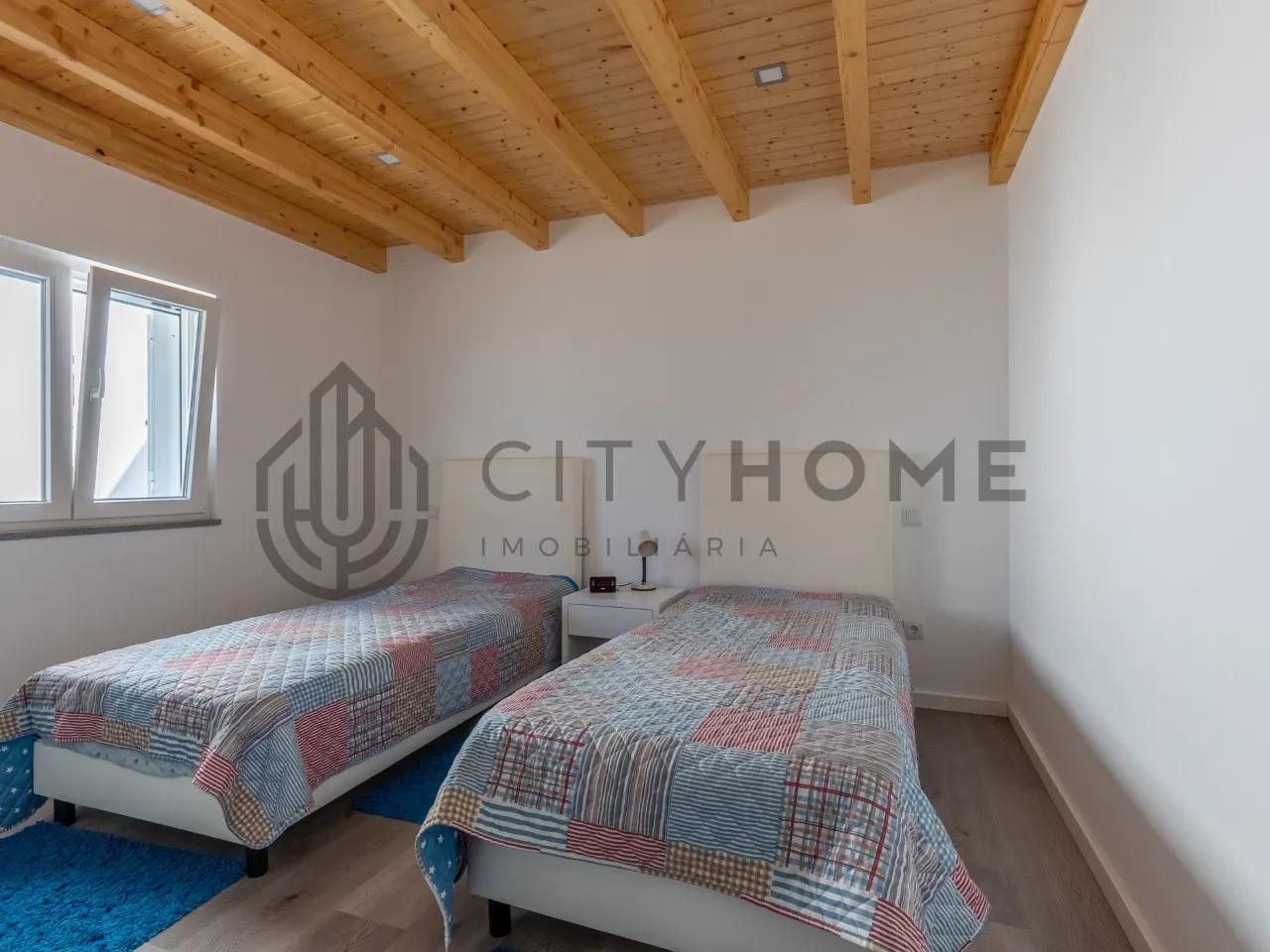 Charming Two-Storey Home with Garden and Pool in Alpalhão, Portugal - View image 9 of 33