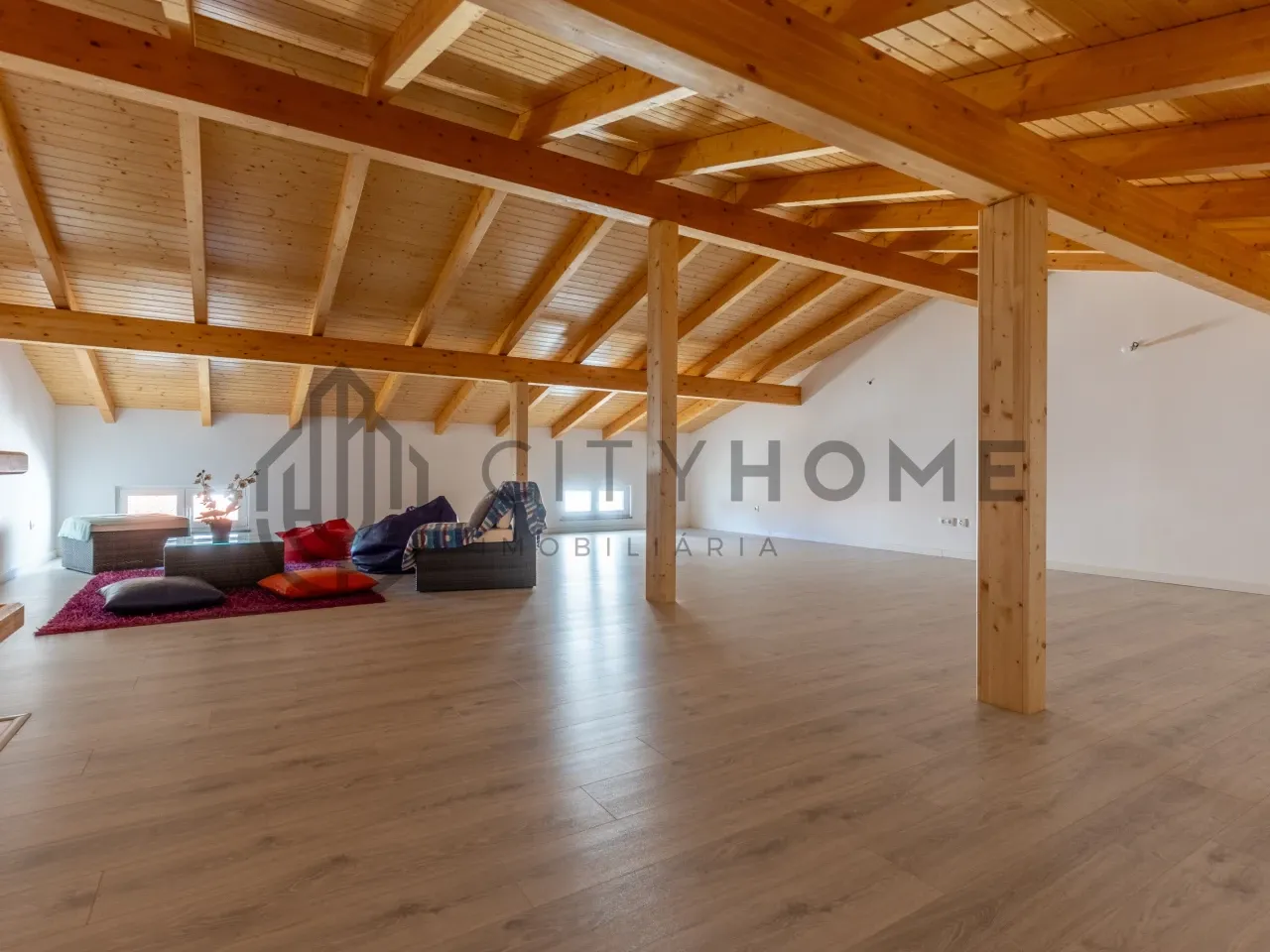 Charming Two-Storey Home with Garden and Pool in Alpalhão, Portugal - View image 13 of 33