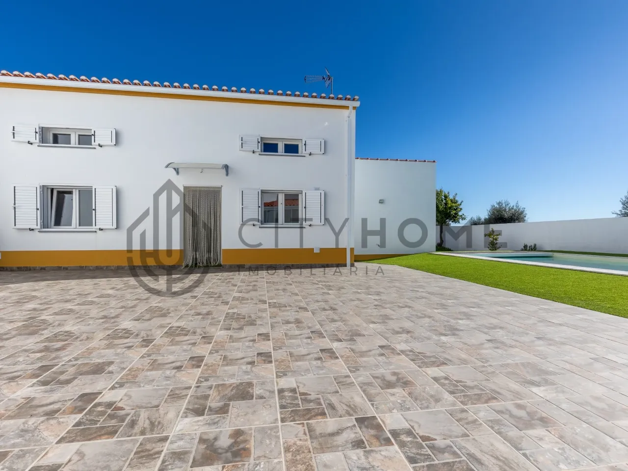 Charming Two-Storey Home with Garden and Pool in Alpalhão, Portugal - View image 19 of 33