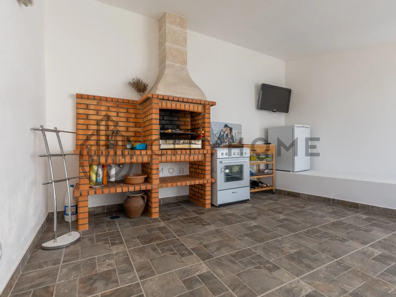 Charming Two-Storey Home with Garden and Pool in Alpalhão, Portugal - View image 25 of 33