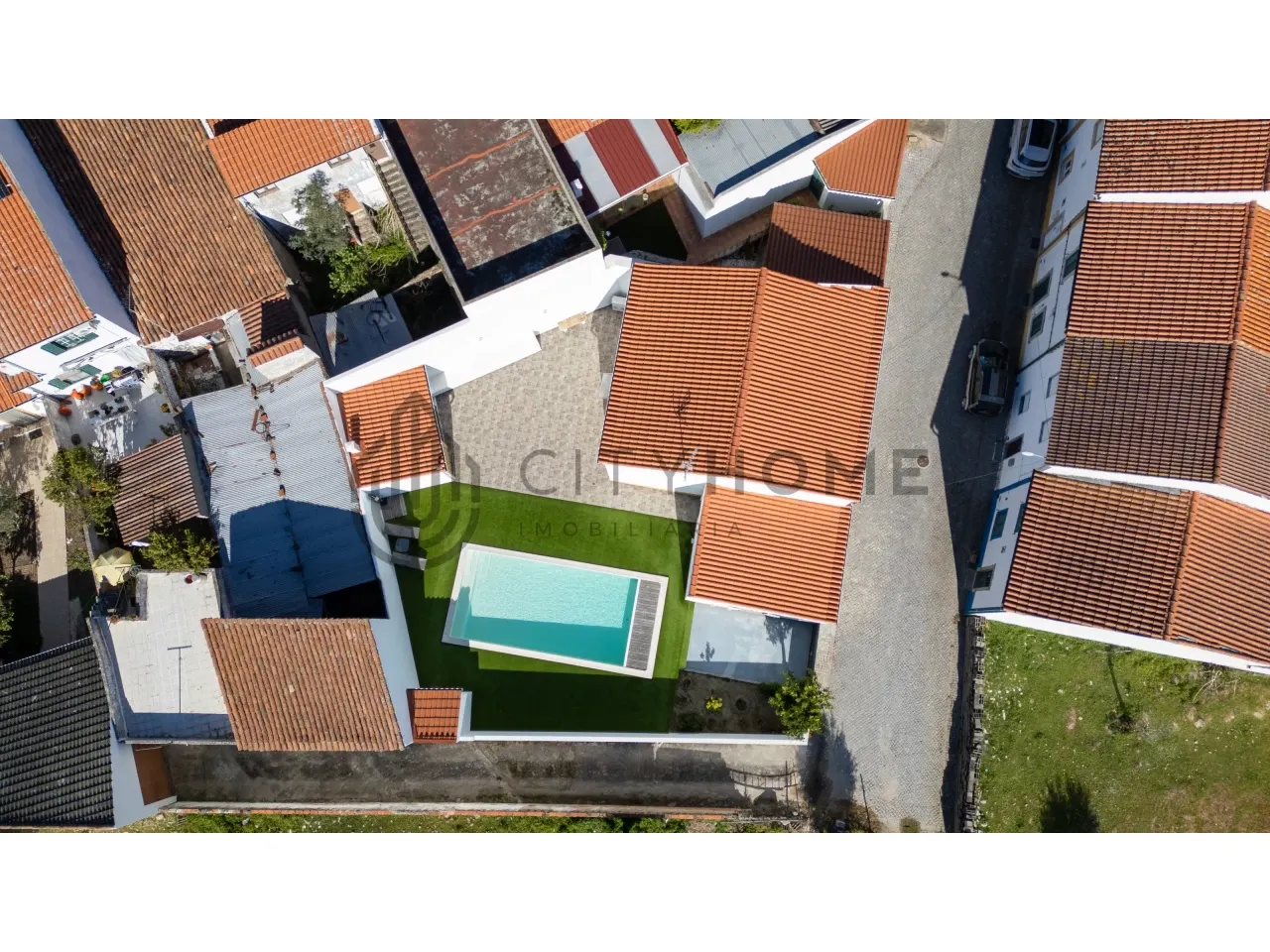 Charming Two-Storey Home with Garden and Pool in Alpalhão, Portugal - View image 29 of 33