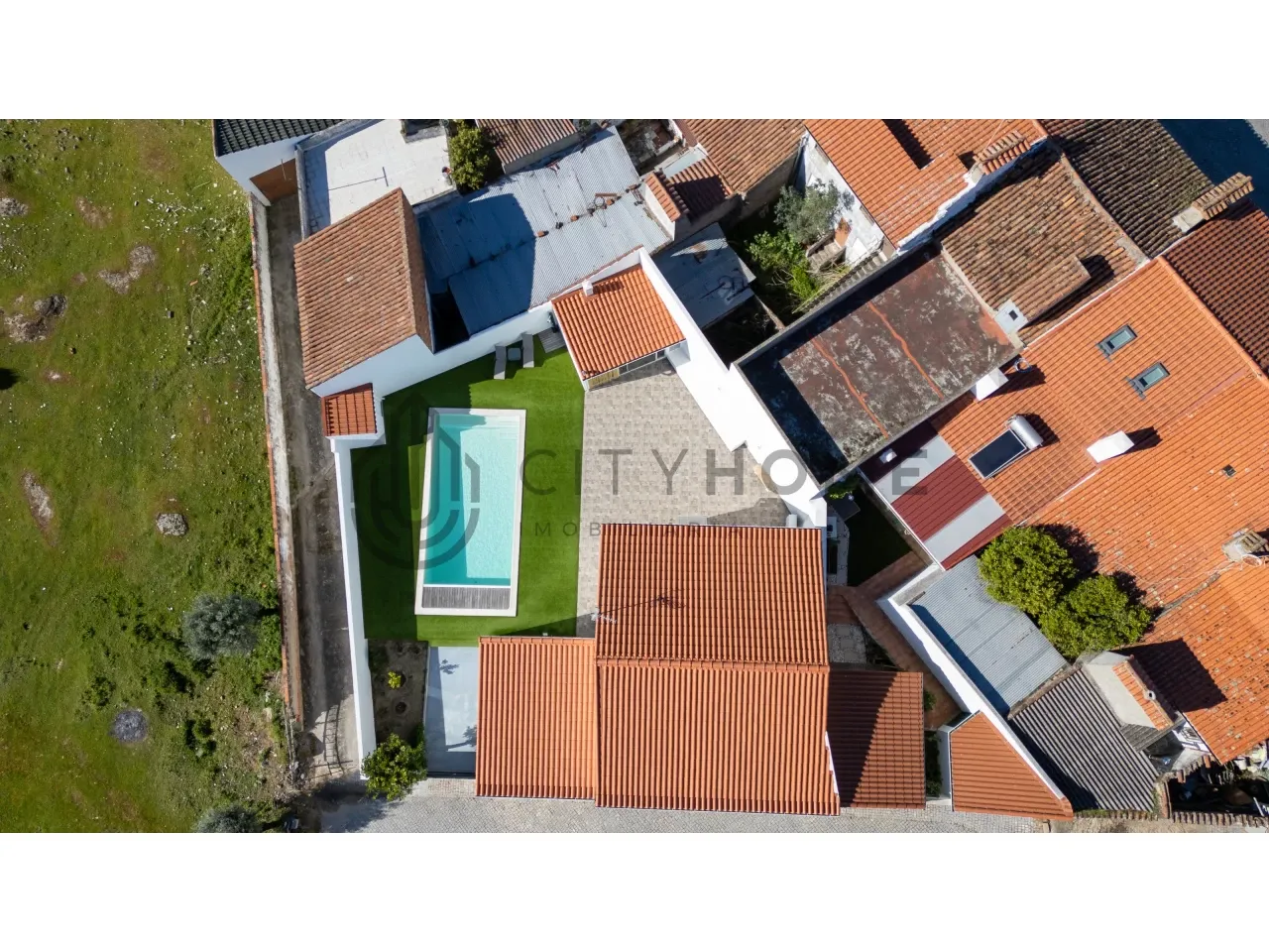 Charming Two-Storey Home with Garden and Pool in Alpalhão, Portugal - View image 30 of 33