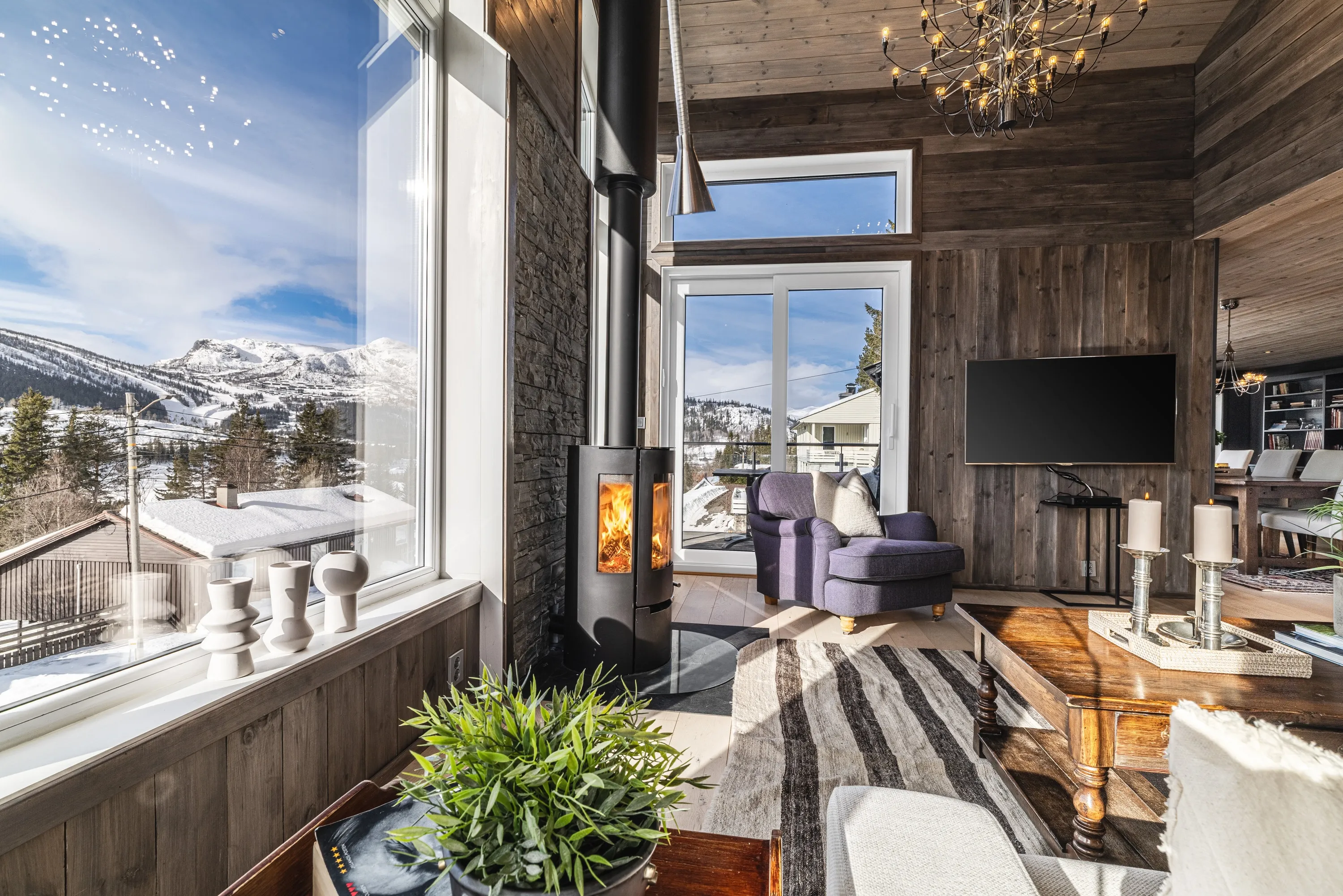 Renovated 4-Bedroom House in Hemsedal with Mountain Views and Spacious Garden - Image 5