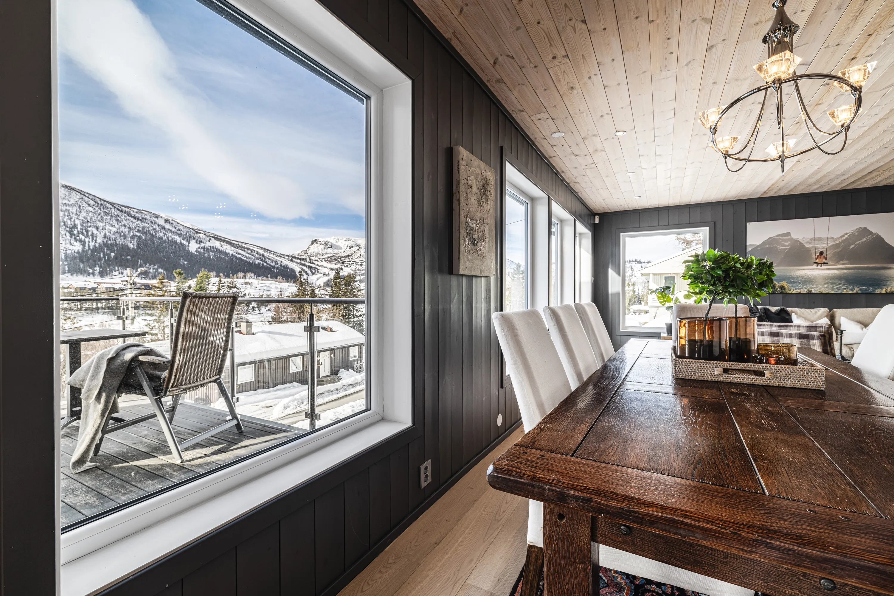 Renovated 4-Bedroom House in Hemsedal with Mountain Views and Spacious Garden - View image 15 of 51