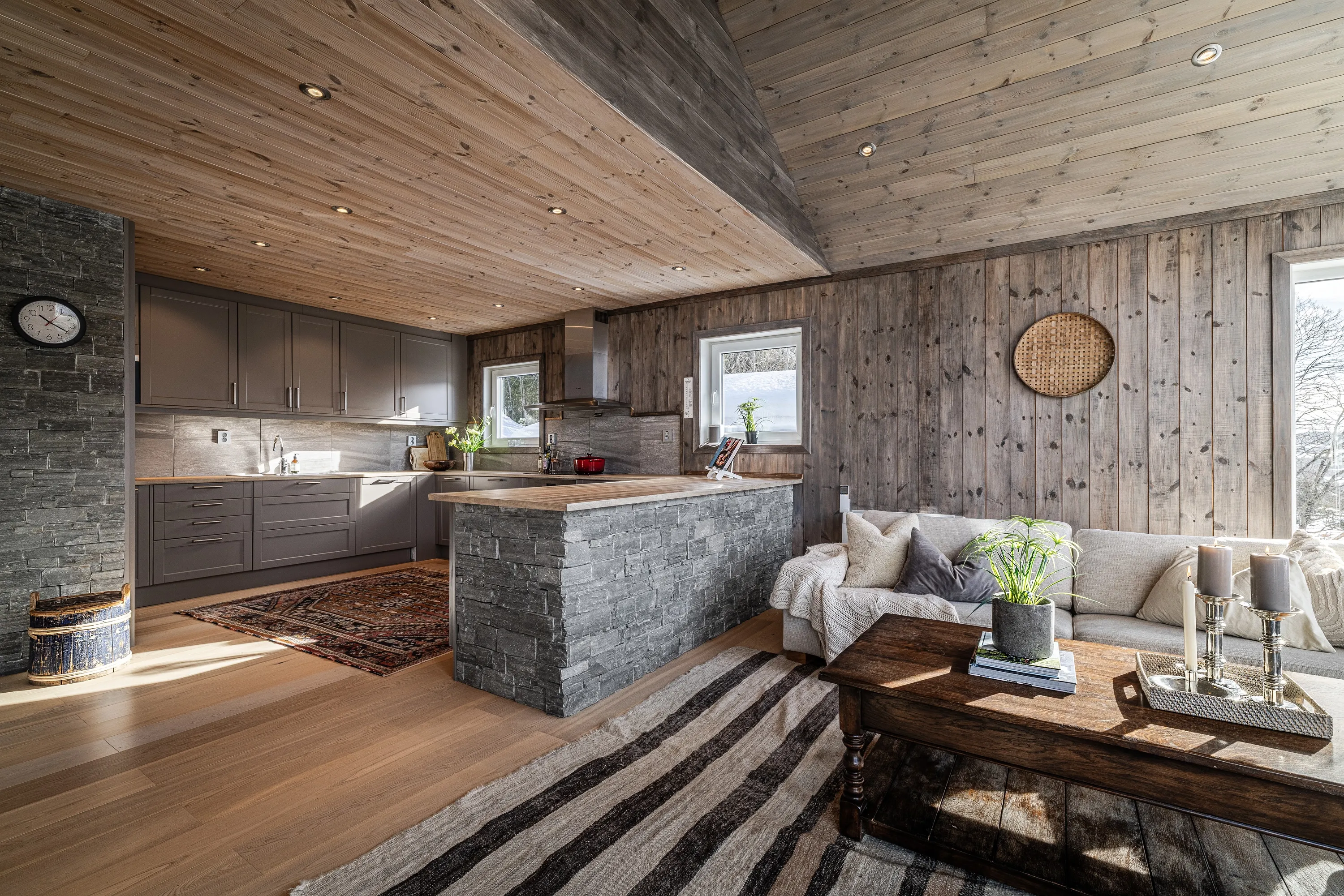 Renovated 4-Bedroom House in Hemsedal with Mountain Views and Spacious Garden - View image 21 of 51