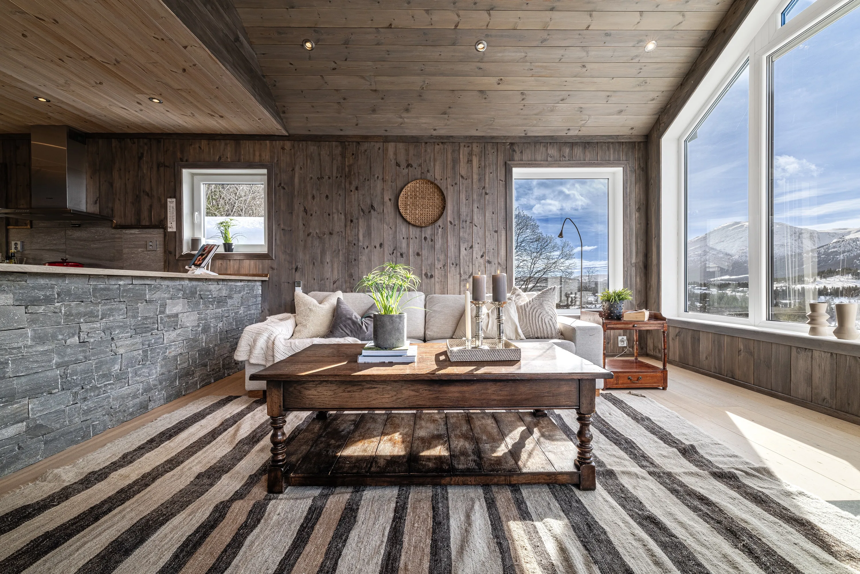 Renovated 4-Bedroom House in Hemsedal with Mountain Views and Spacious Garden - View image 23 of 51