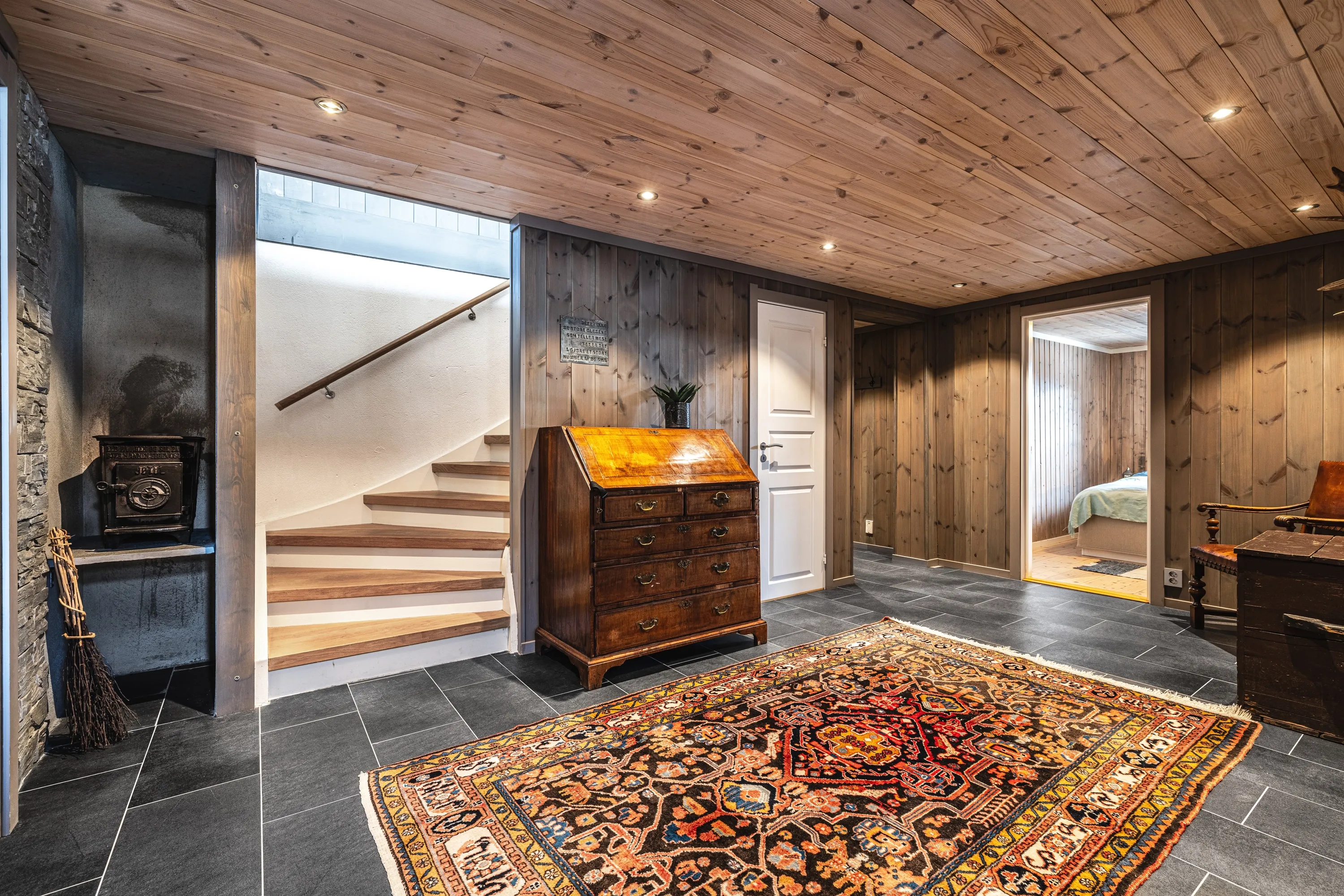 Renovated 4-Bedroom House in Hemsedal with Mountain Views and Spacious Garden - View image 36 of 51