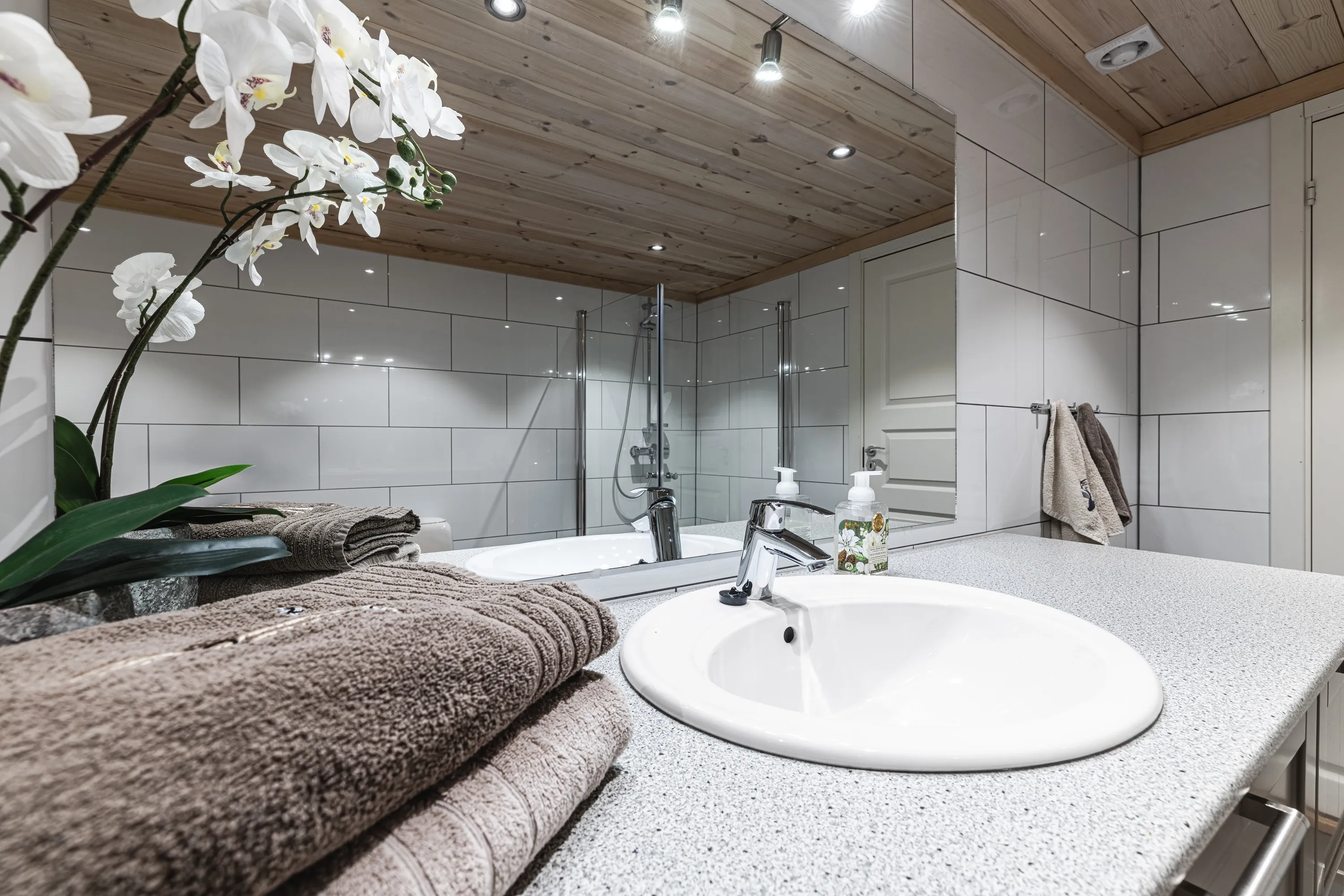 Renovated 4-Bedroom House in Hemsedal with Mountain Views and Spacious Garden - View image 40 of 51