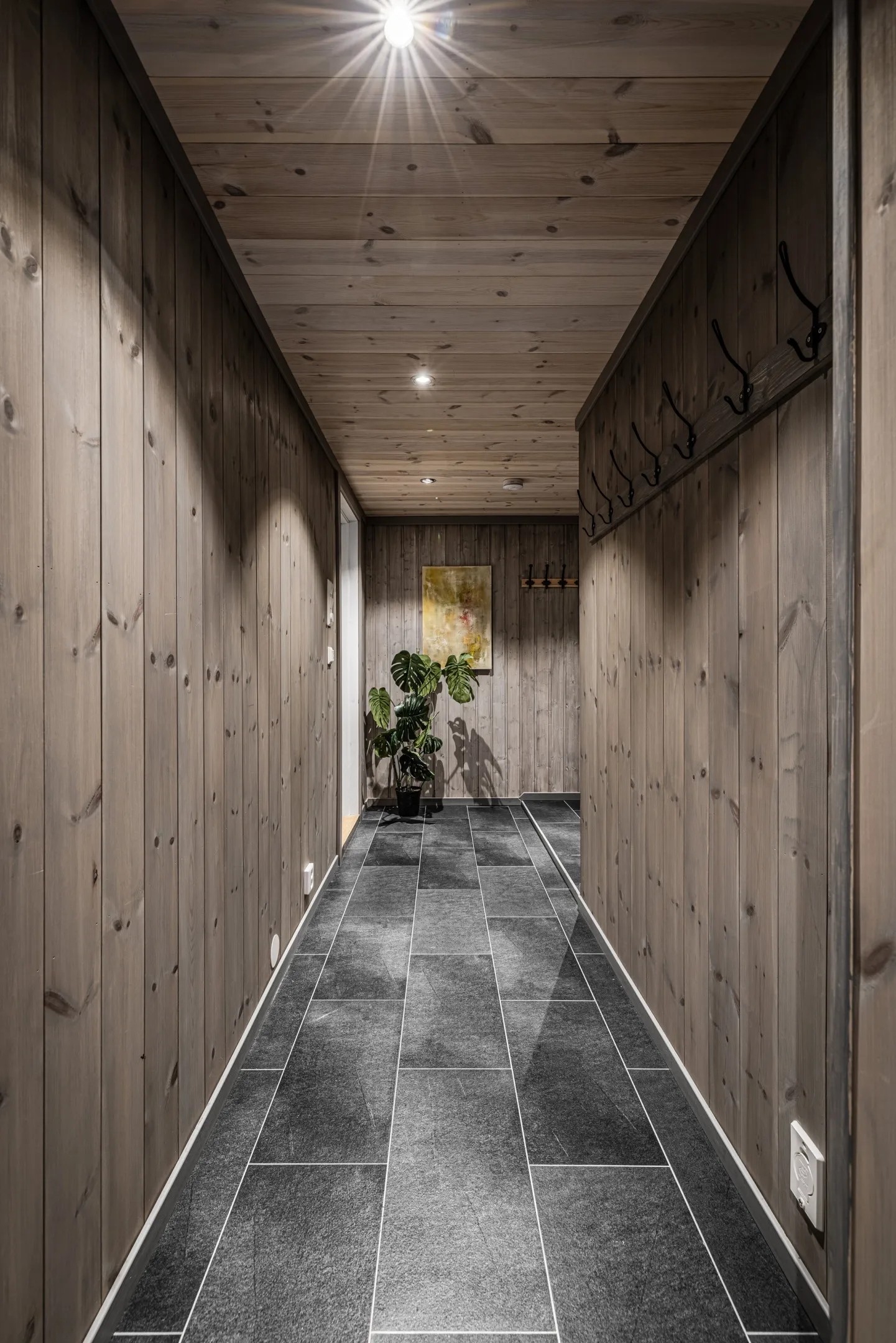 Renovated 4-Bedroom House in Hemsedal with Mountain Views and Spacious Garden - View image 41 of 51