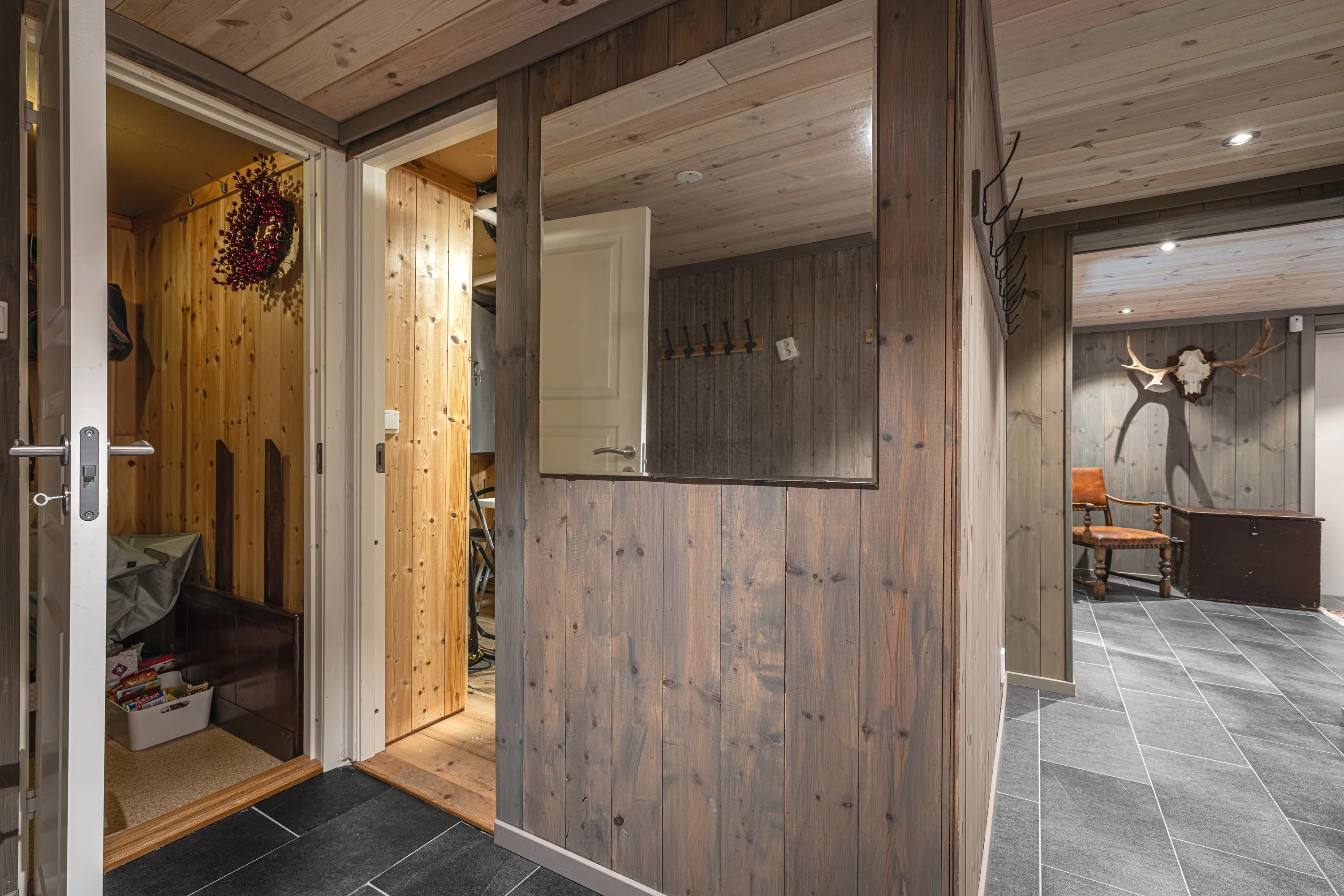 Renovated 4-Bedroom House in Hemsedal with Mountain Views and Spacious Garden - View image 42 of 51