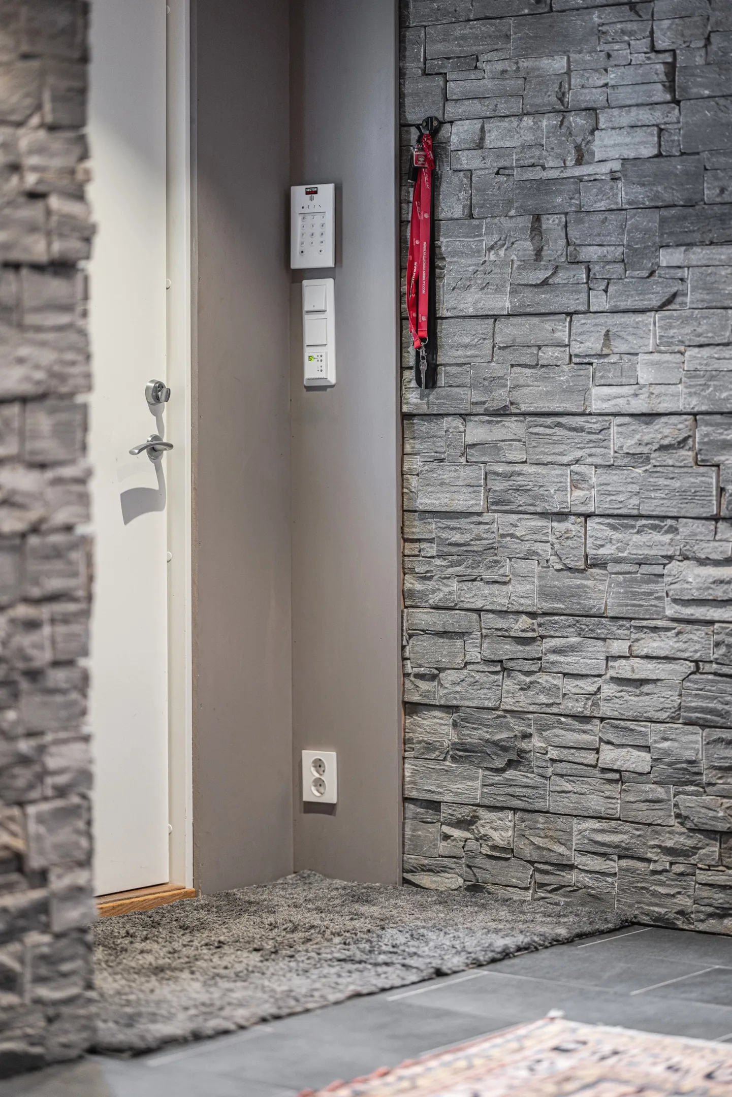 Renovated 4-Bedroom House in Hemsedal with Mountain Views and Spacious Garden - View image 44 of 51