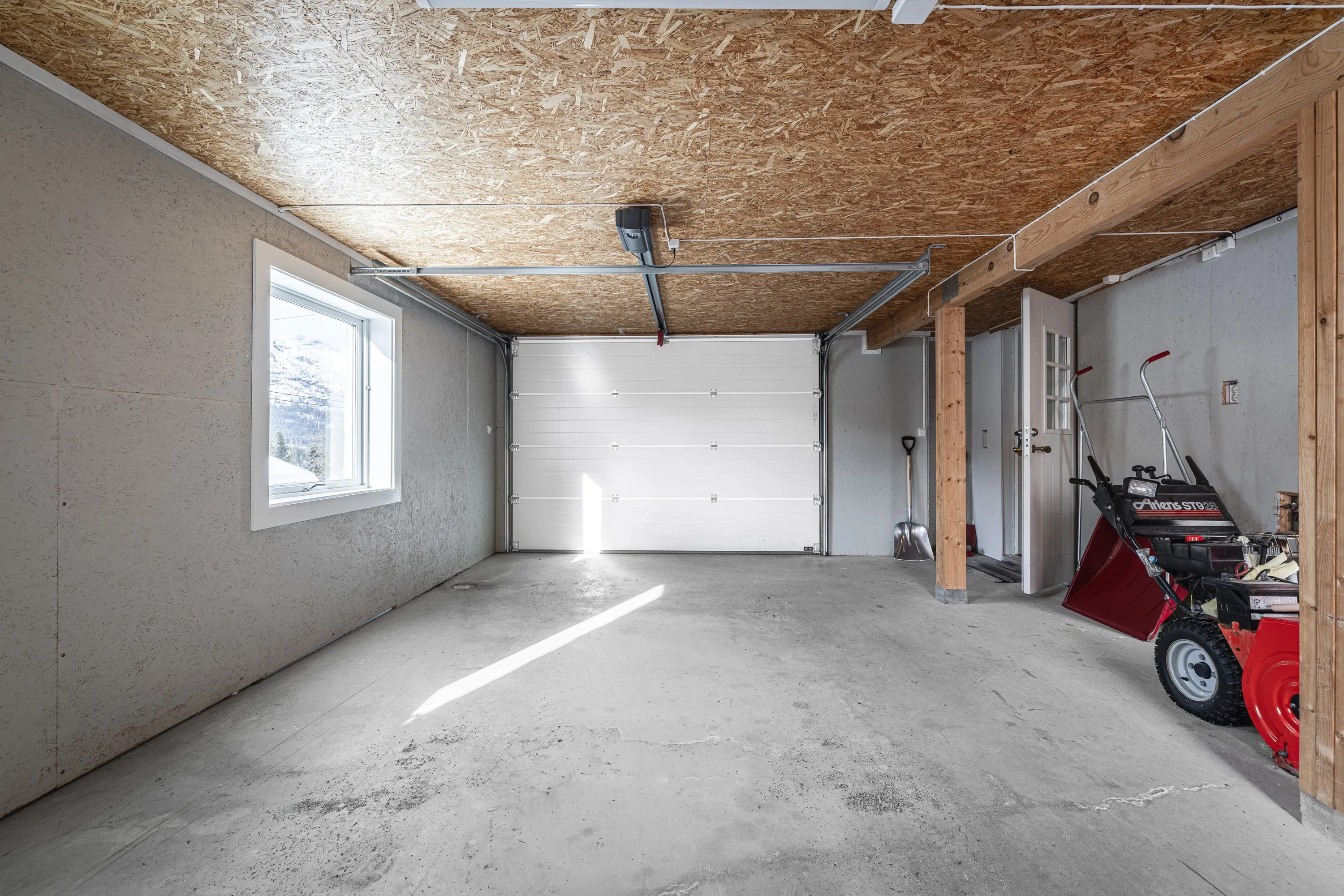 Renovated 4-Bedroom House in Hemsedal with Mountain Views and Spacious Garden - View image 45 of 51