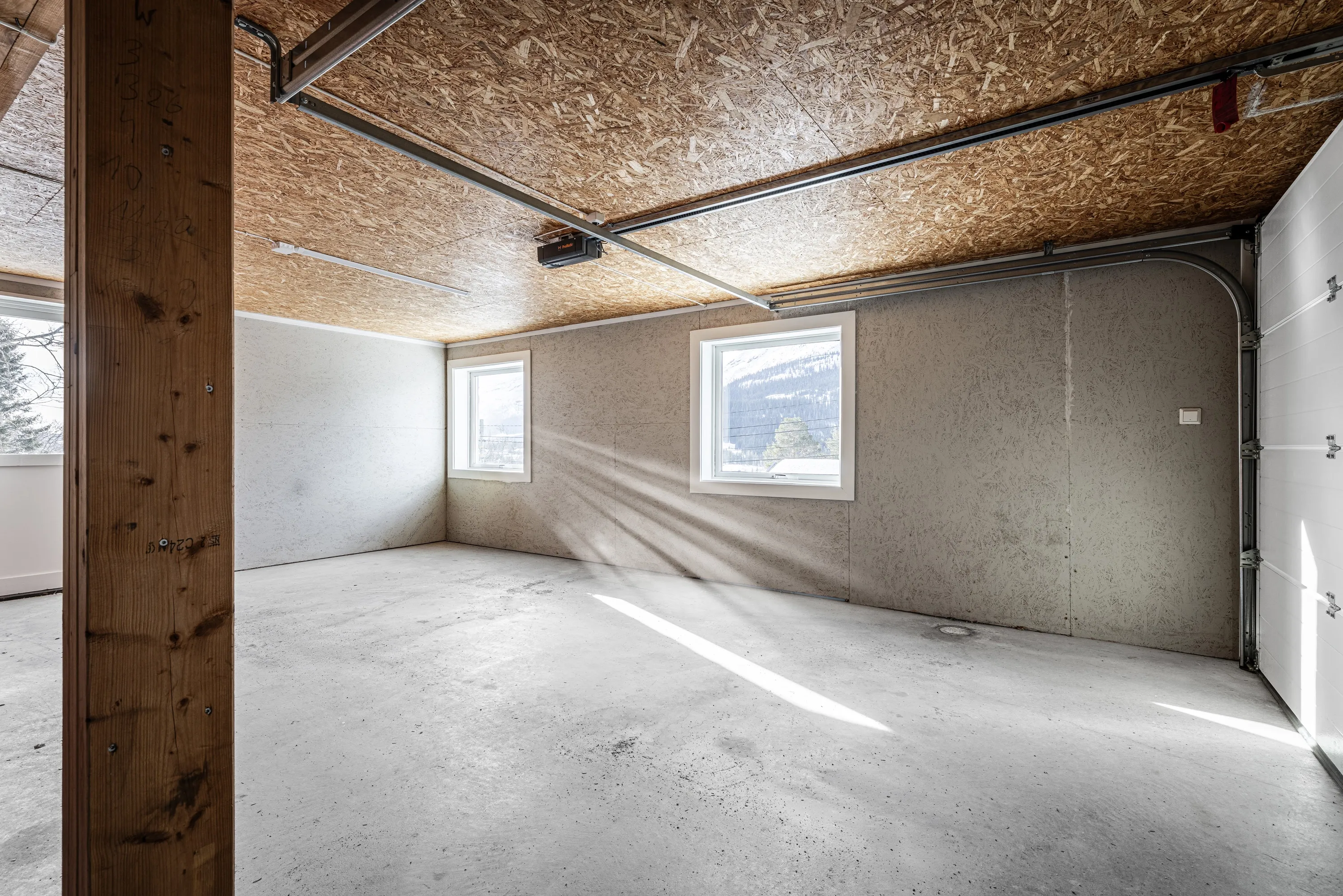 Renovated 4-Bedroom House in Hemsedal with Mountain Views and Spacious Garden - View image 46 of 51