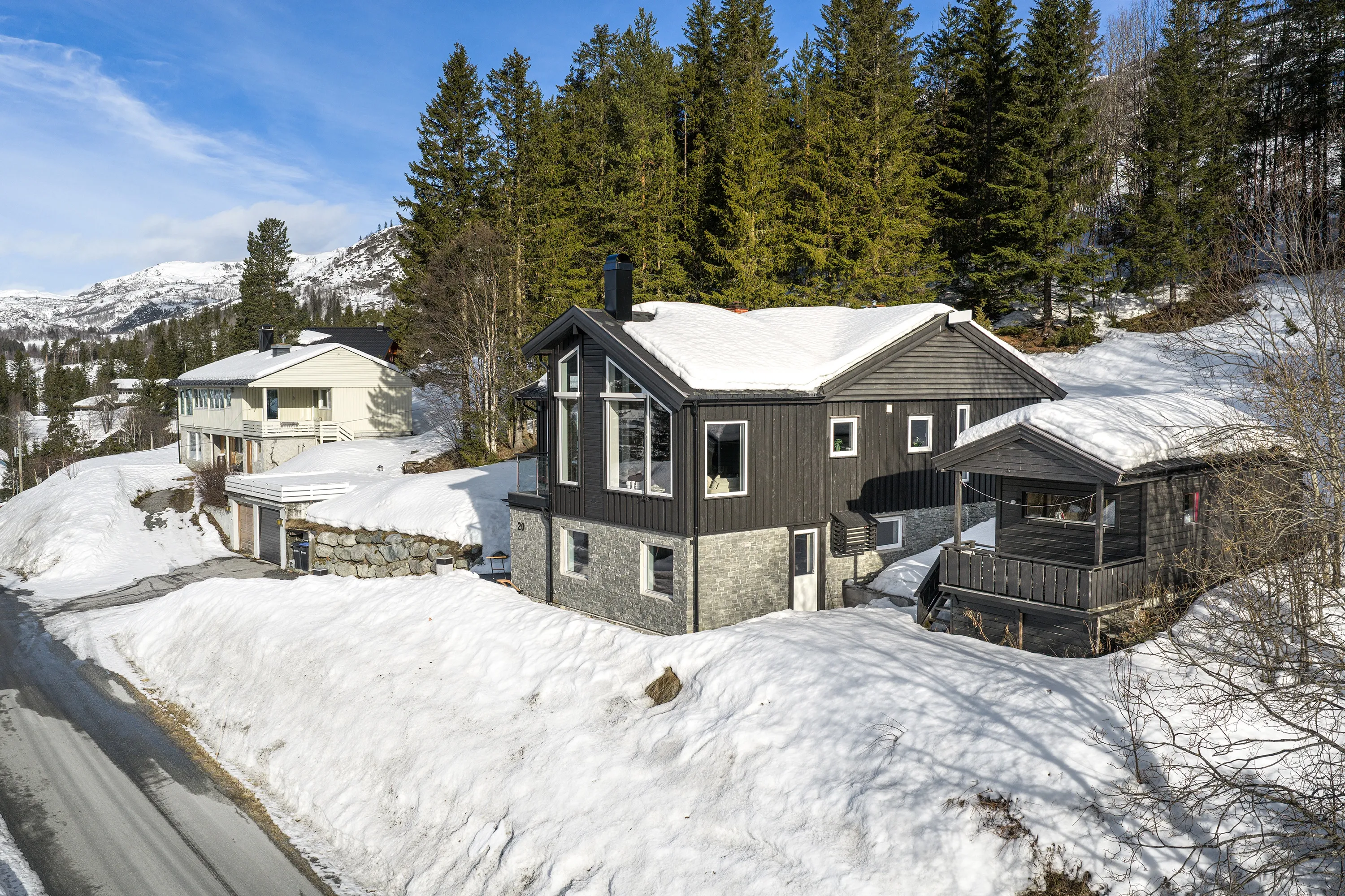 Renovated 4-Bedroom House in Hemsedal with Mountain Views and Spacious Garden - View image 48 of 51
