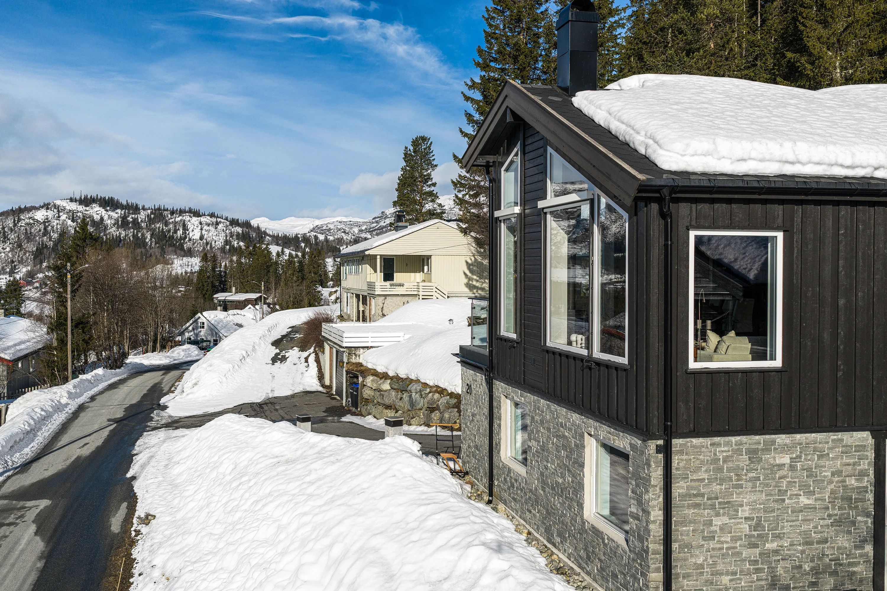 Renovated 4-Bedroom House in Hemsedal with Mountain Views and Spacious Garden - View image 50 of 51