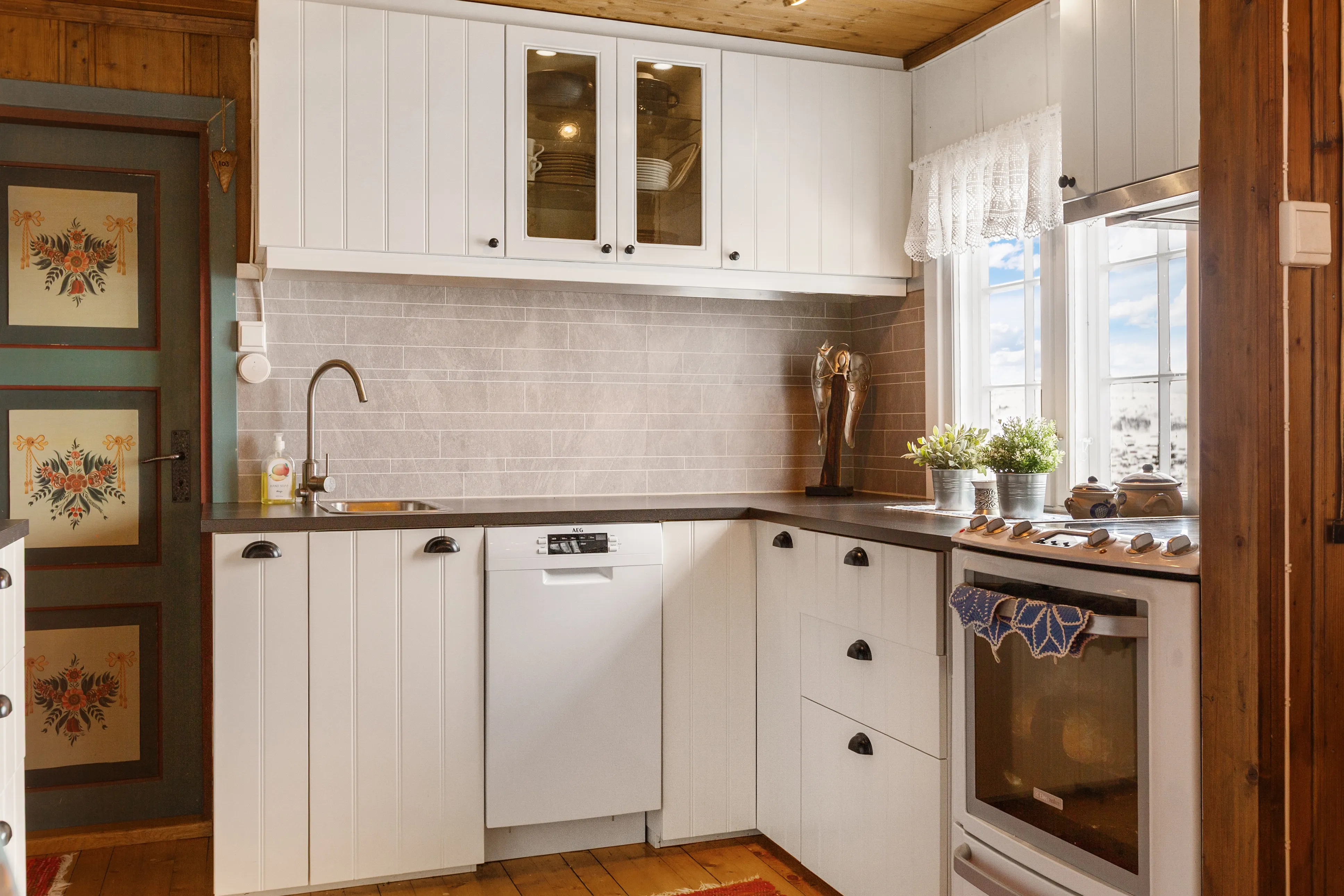 Hytte fra 1960-tallet med hage og terrasse i det naturskjønne Vestre Slidre, Norge - Vis bilde 13 av 24