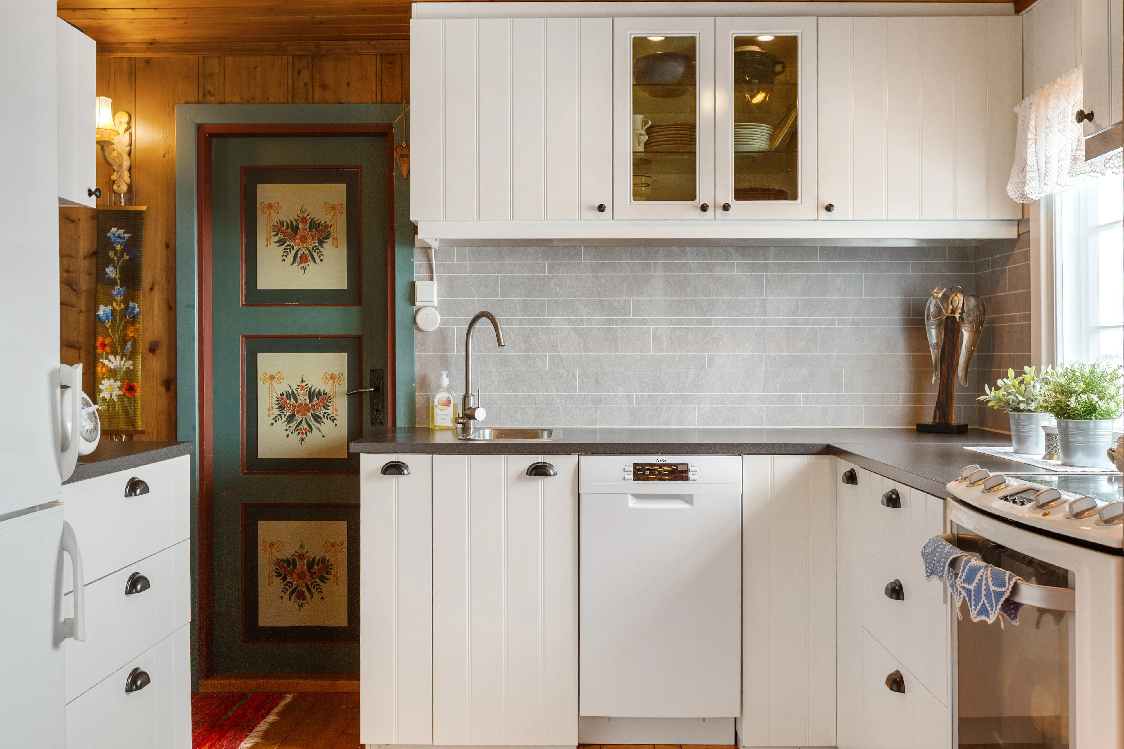 Hytte fra 1960-tallet med hage og terrasse i det naturskjønne Vestre Slidre, Norge - Vis bilde 14 av 24