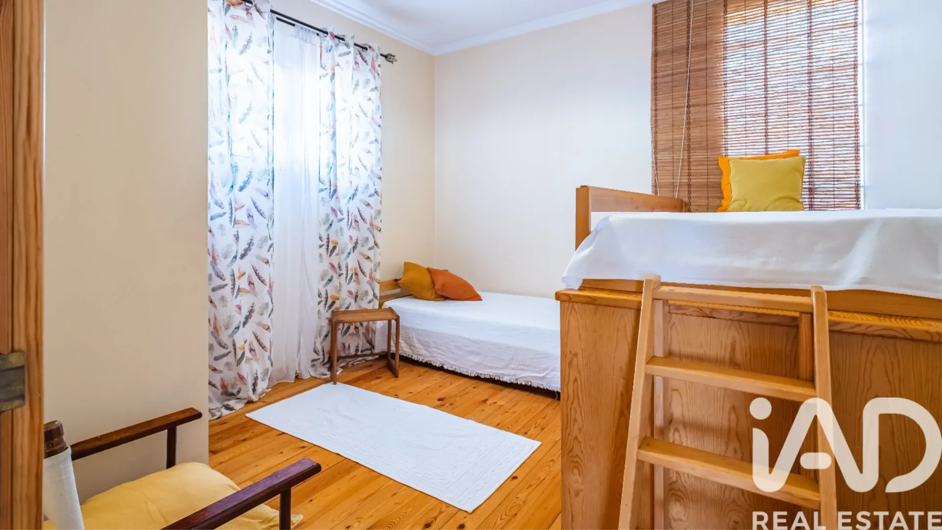 Spacious 5-Bedroom House with Garden and Terrace in Funchal, Portugal - View image 10 of 30