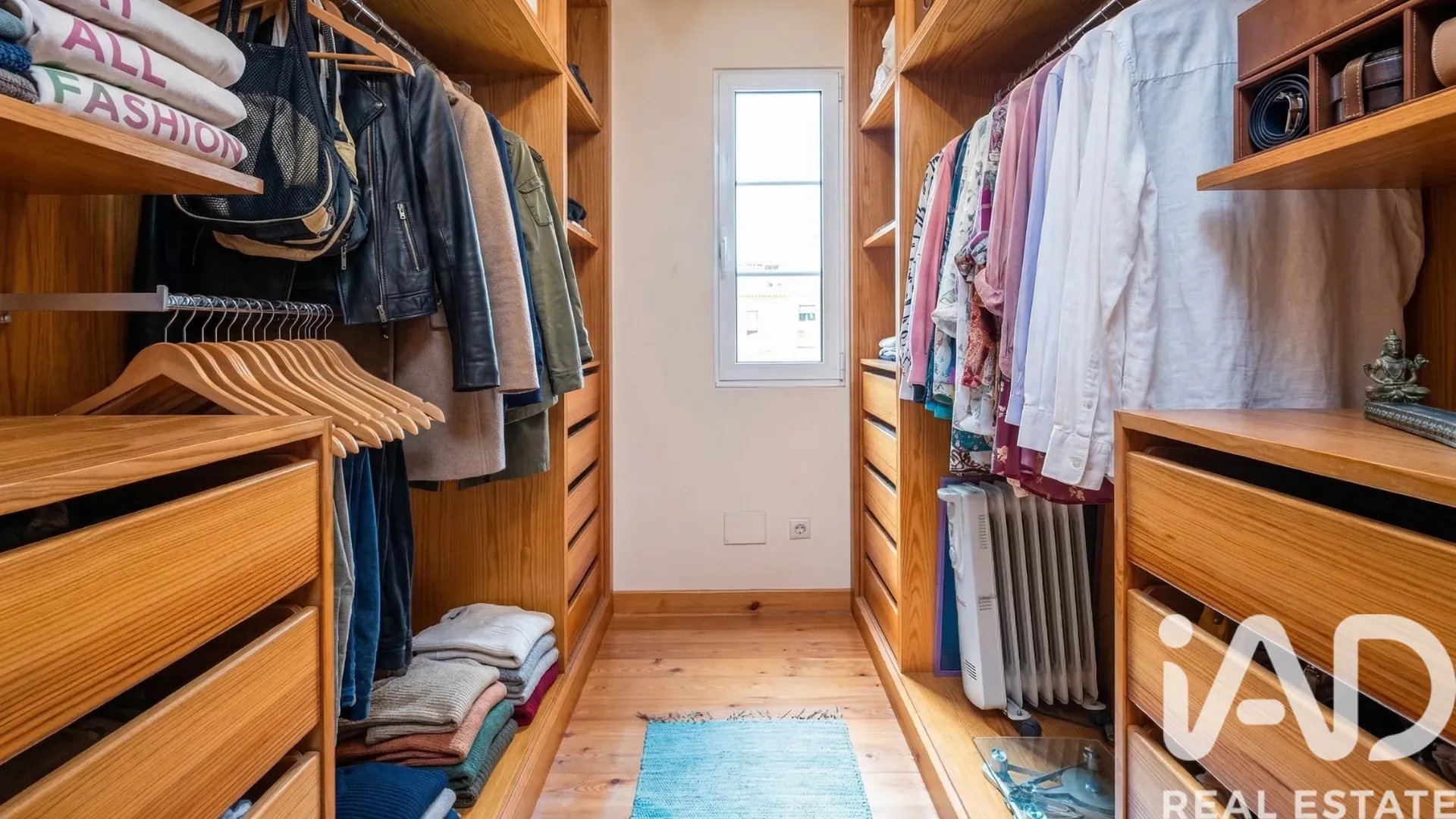 Spacious 5-Bedroom House with Garden and Terrace in Funchal, Portugal - View image 15 of 30