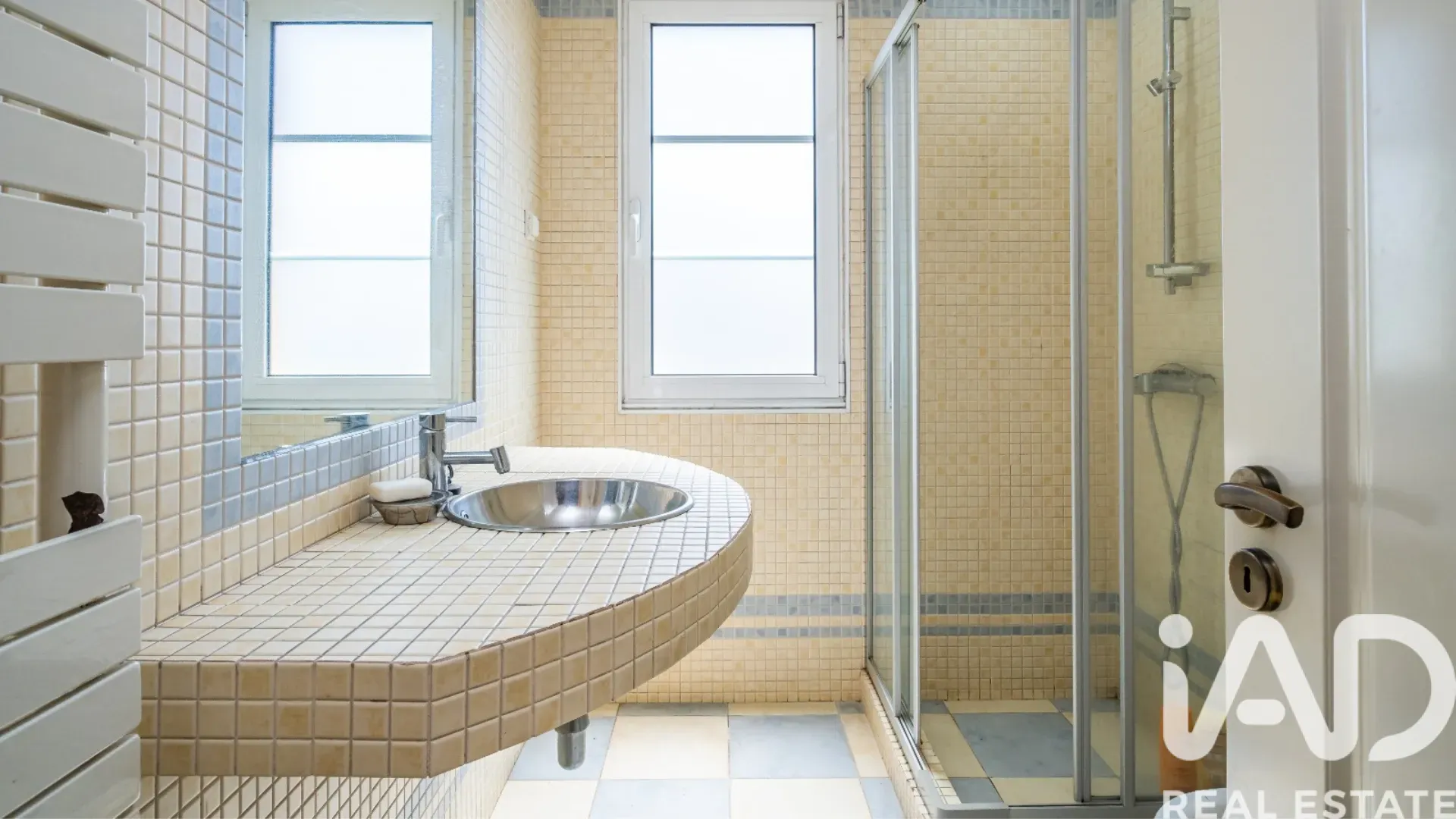 Spacious 5-Bedroom House with Garden and Terrace in Funchal, Portugal - View image 23 of 30