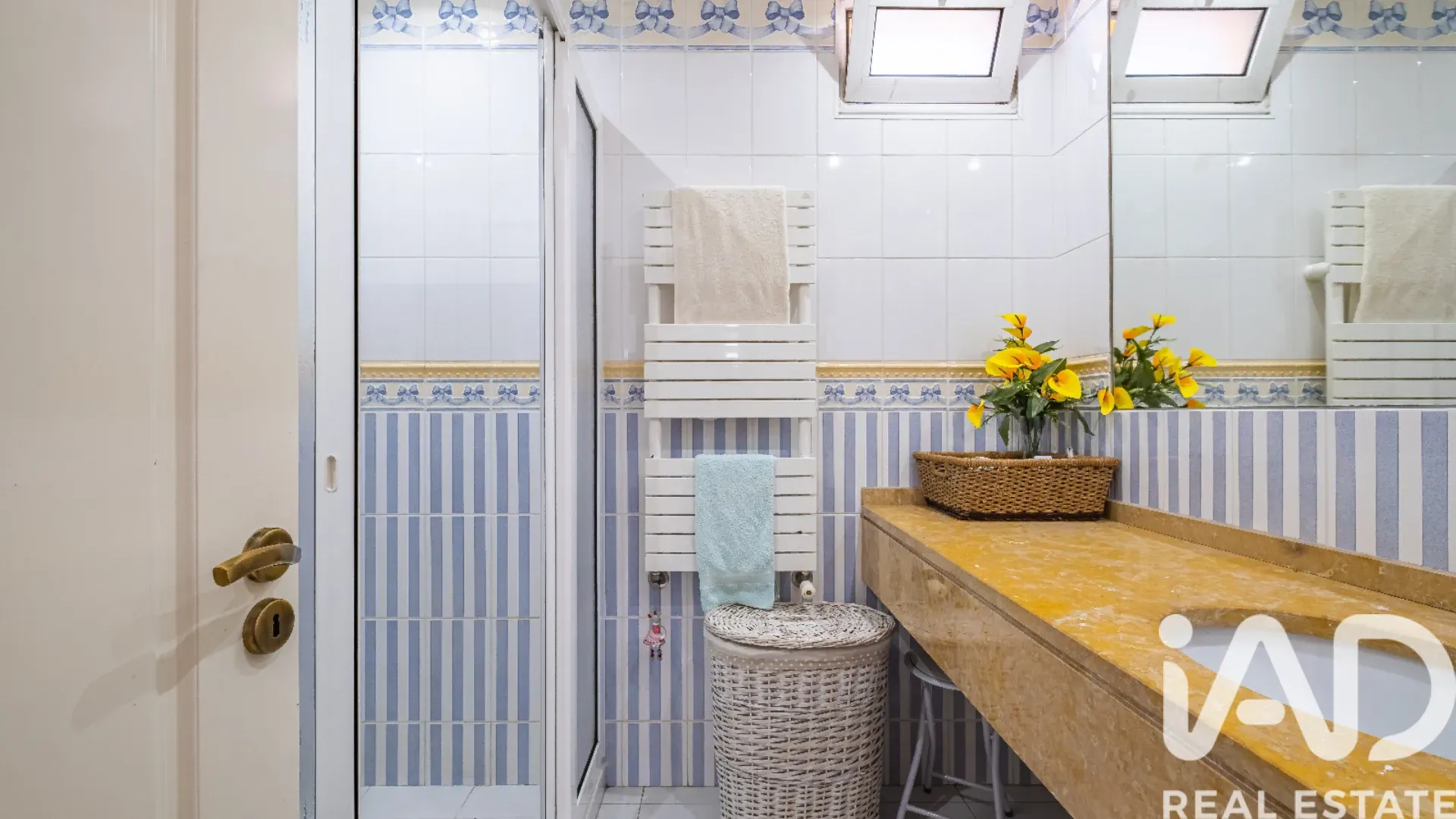 Spacious 5-Bedroom House with Garden and Terrace in Funchal, Portugal - View image 25 of 30