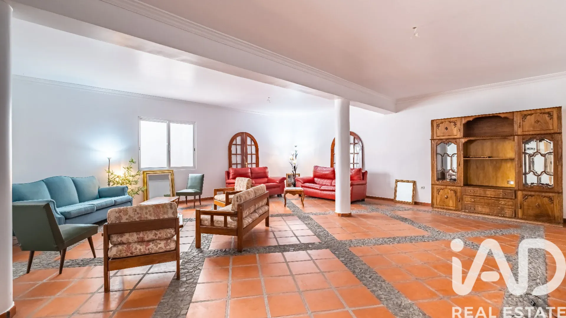 Spacious 5-Bedroom House with Garden and Terrace in Funchal, Portugal - View image 27 of 30