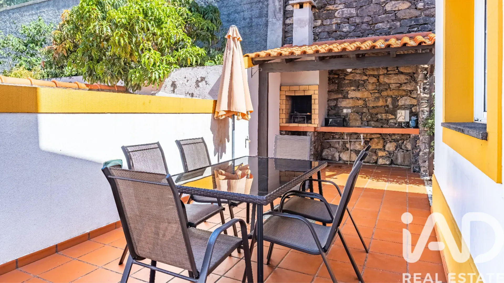 Spacious 5-Bedroom House with Garden and Terrace in Funchal, Portugal - View image 29 of 30