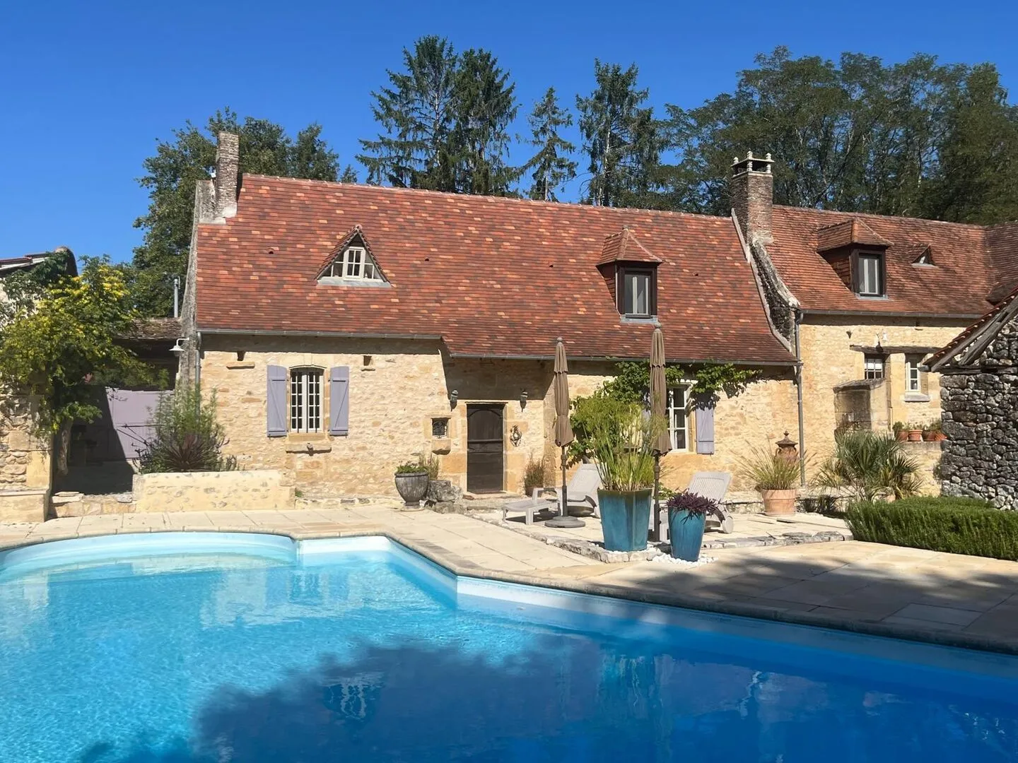 4-Bedroom Stone House with Pool in Dordogne's Historic Heart - Image 2