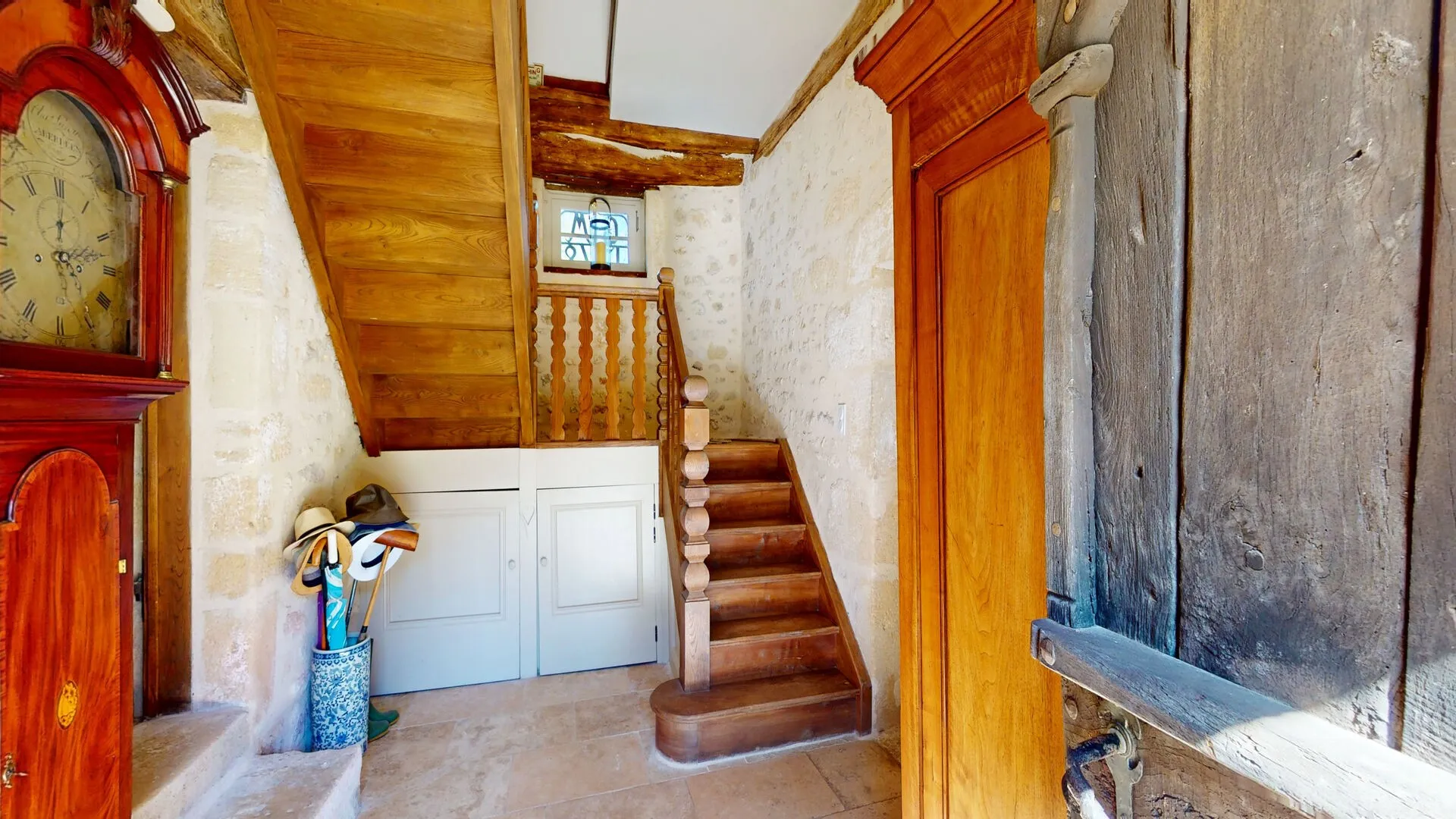 4-Bedroom Stone House with Pool in Dordogne's Historic Heart - View image 12 of 34