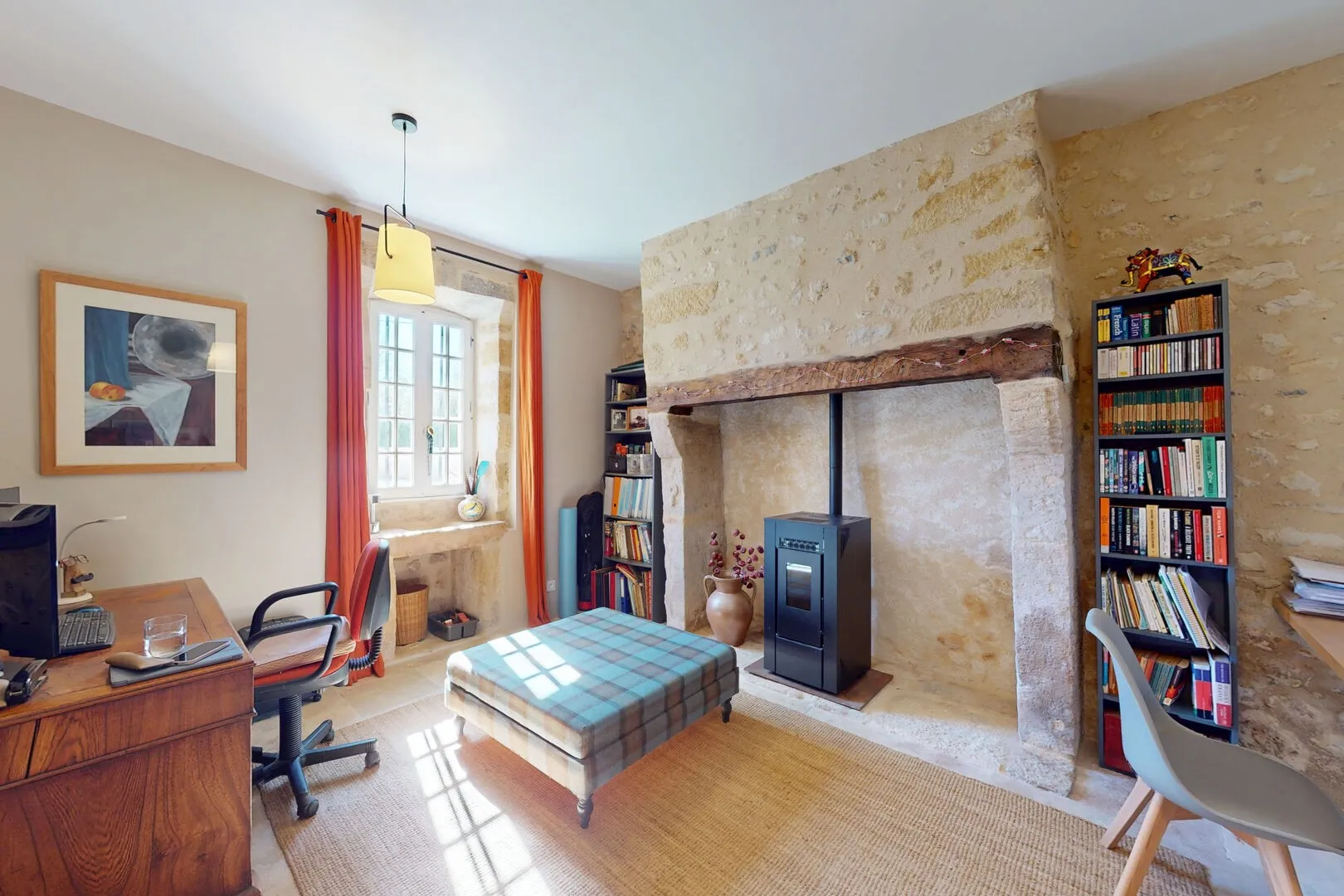 4-Bedroom Stone House with Pool in Dordogne's Historic Heart - View image 13 of 34