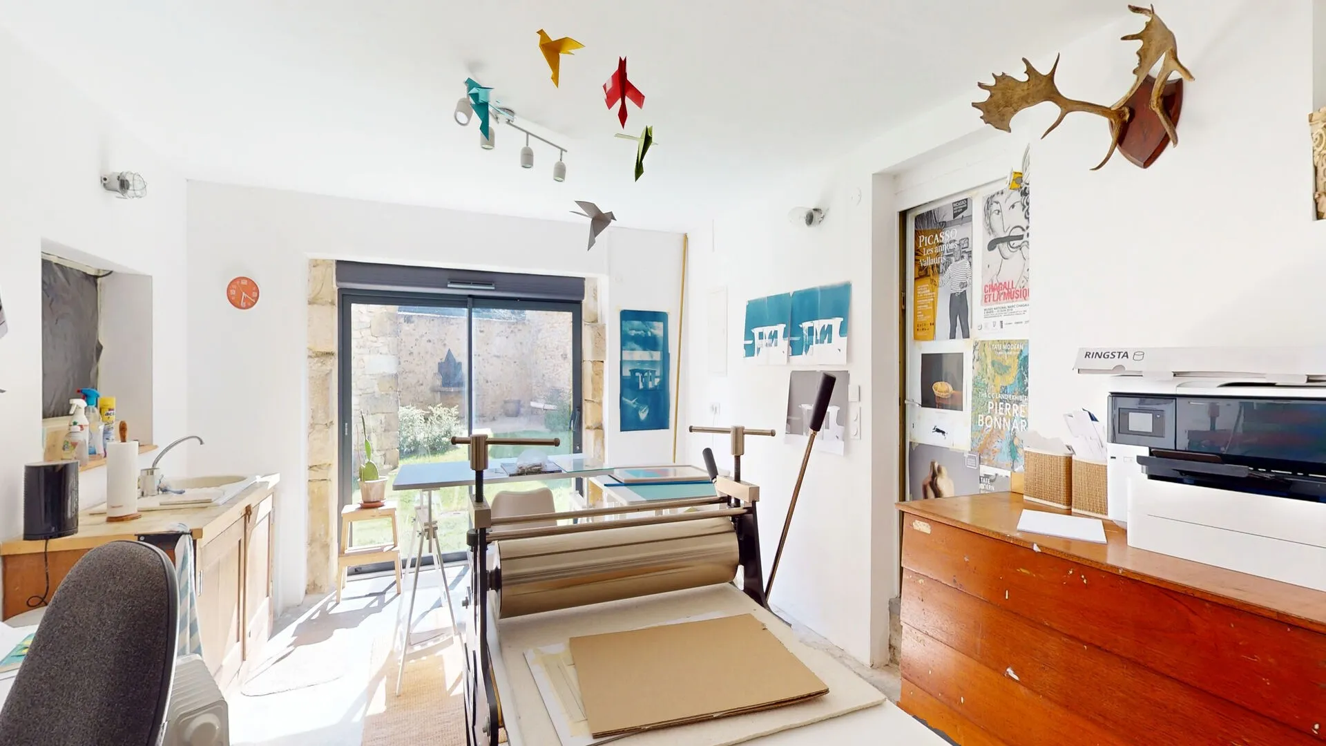 4-Bedroom Stone House with Pool in Dordogne's Historic Heart - View image 26 of 34