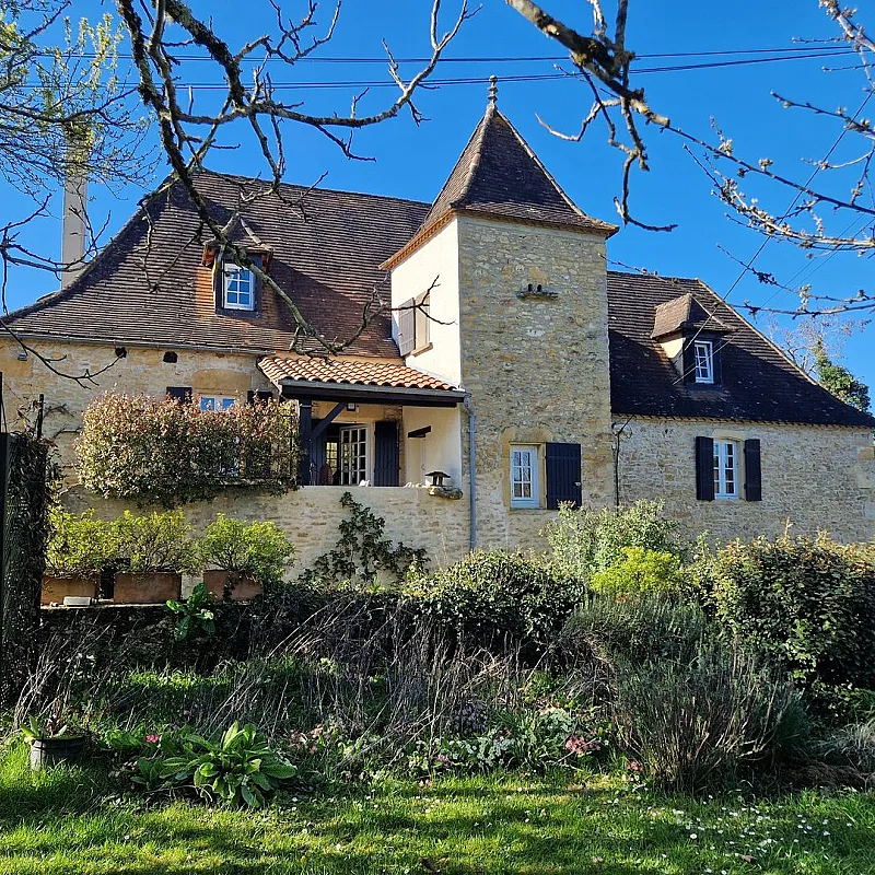 Perigordine House with Tower and Expansive Garden in Le Bugue, France