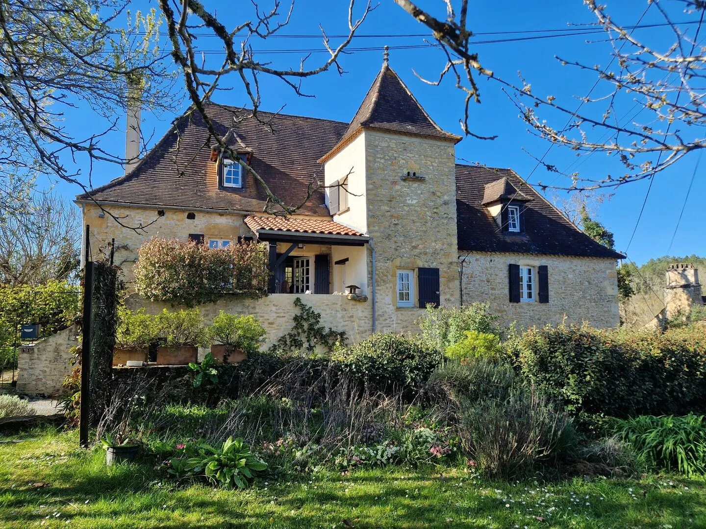 Perigordine House with Tower and Expansive Garden in Le Bugue, France - Image 1