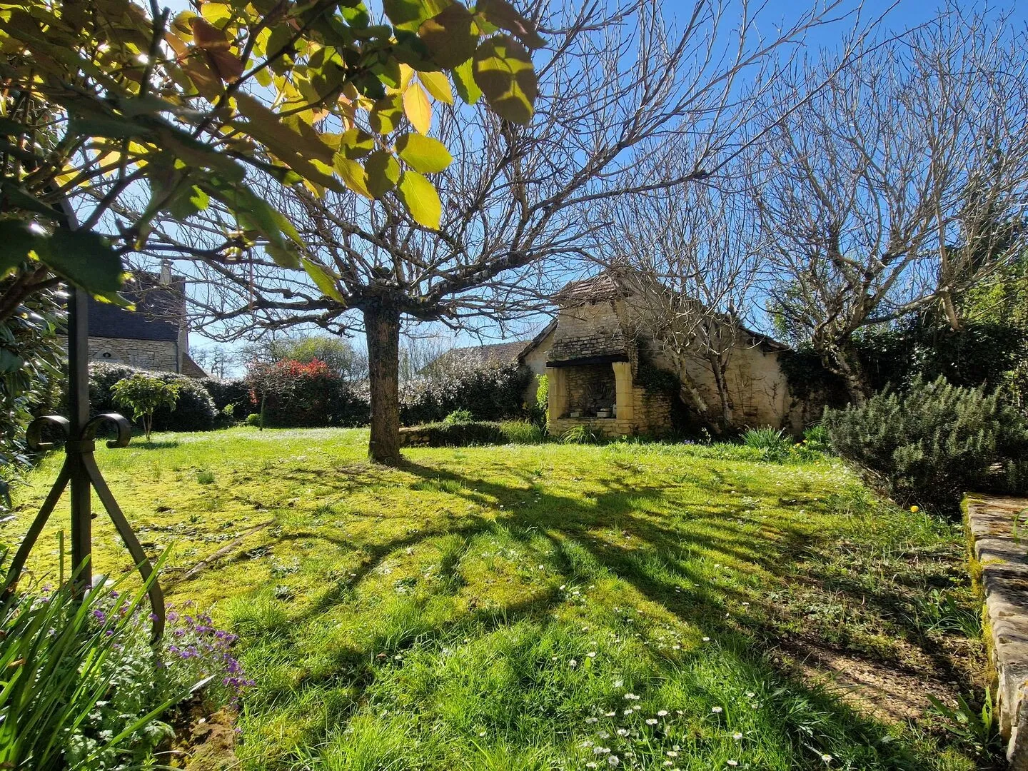 Perigordine House with Tower and Expansive Garden in Le Bugue, France - View image 8 of 33
