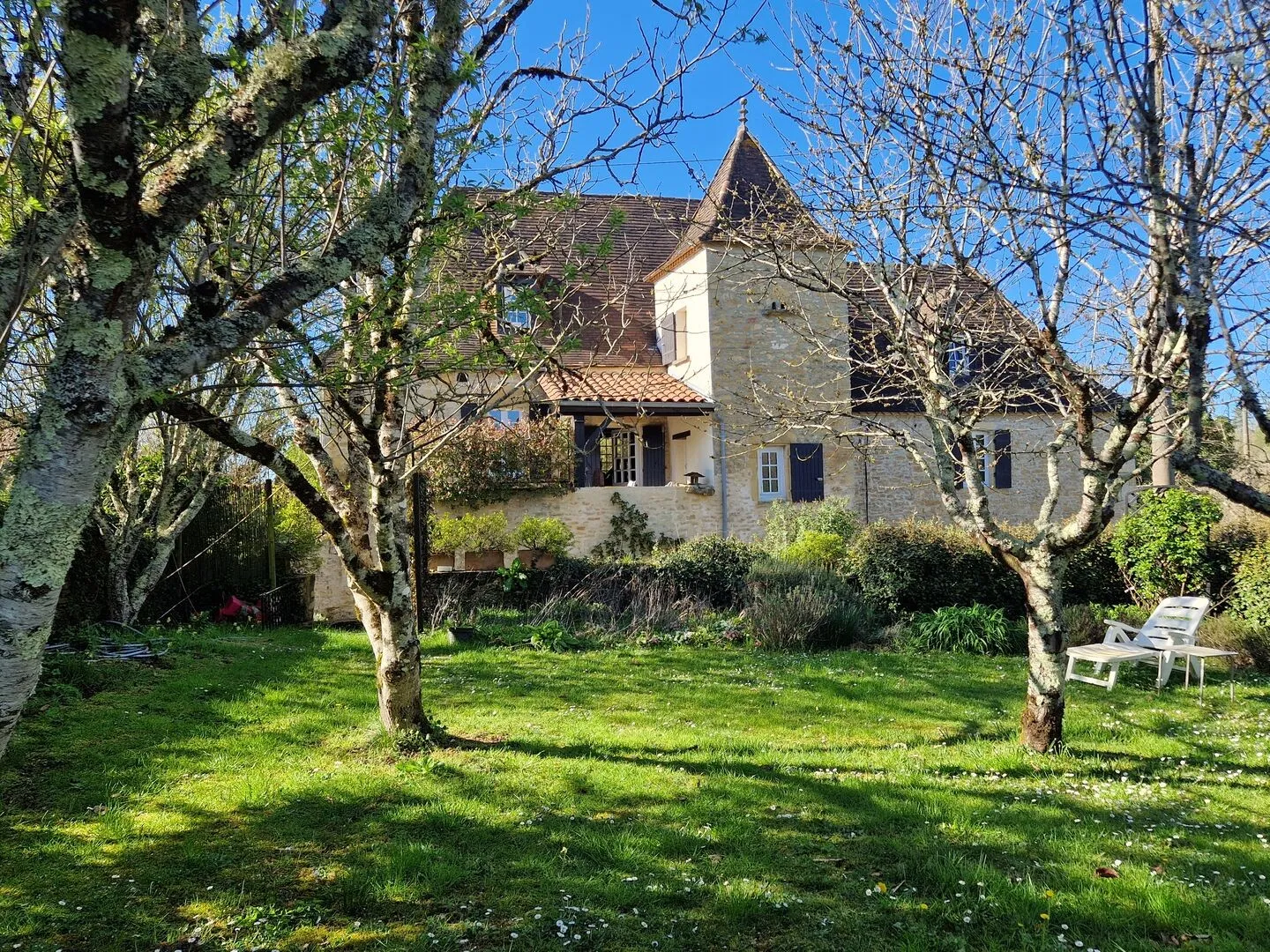Perigordine House with Tower and Expansive Garden in Le Bugue, France - View image 21 of 33