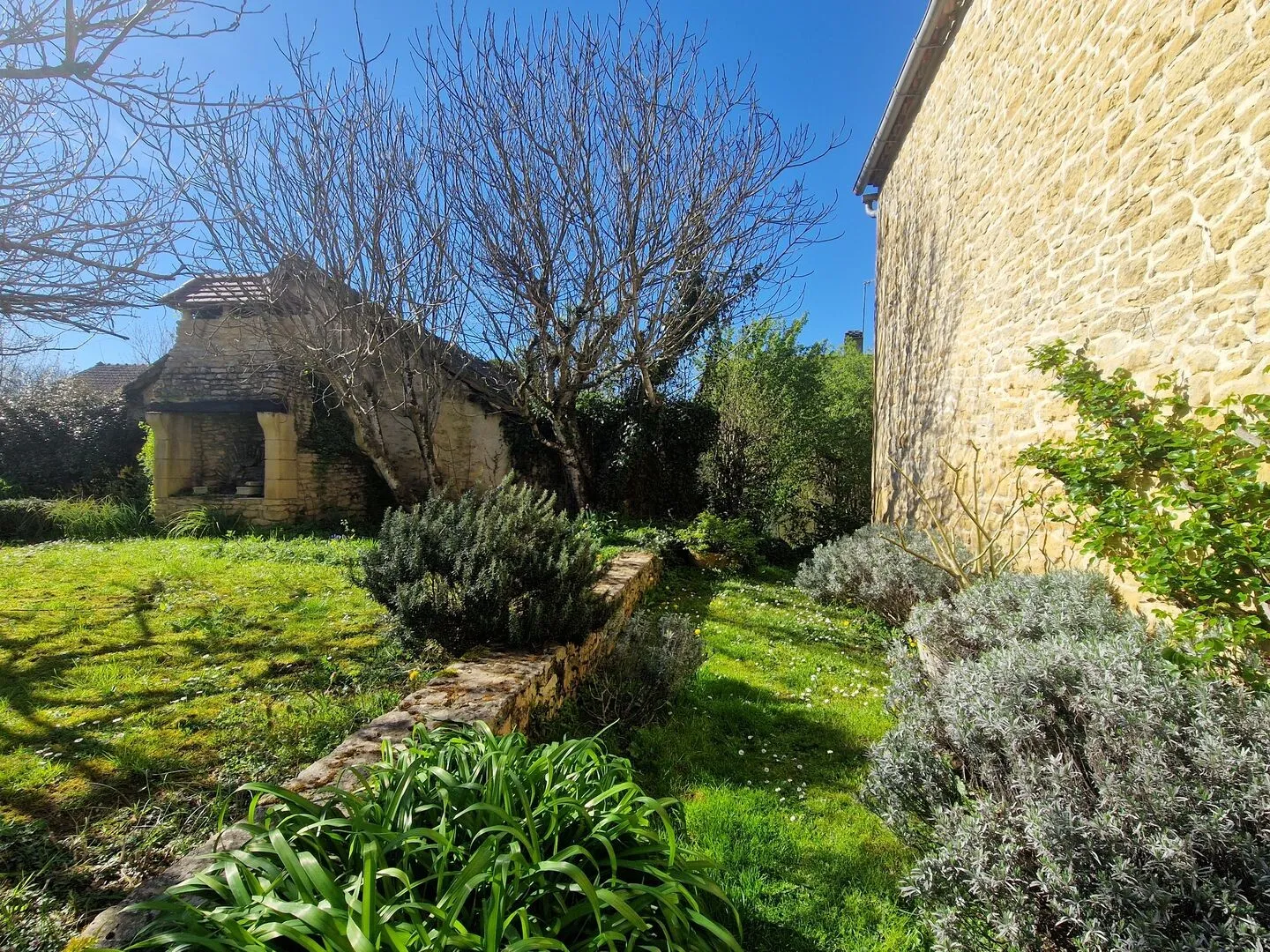 Perigordine House with Tower and Expansive Garden in Le Bugue, France - View image 26 of 33