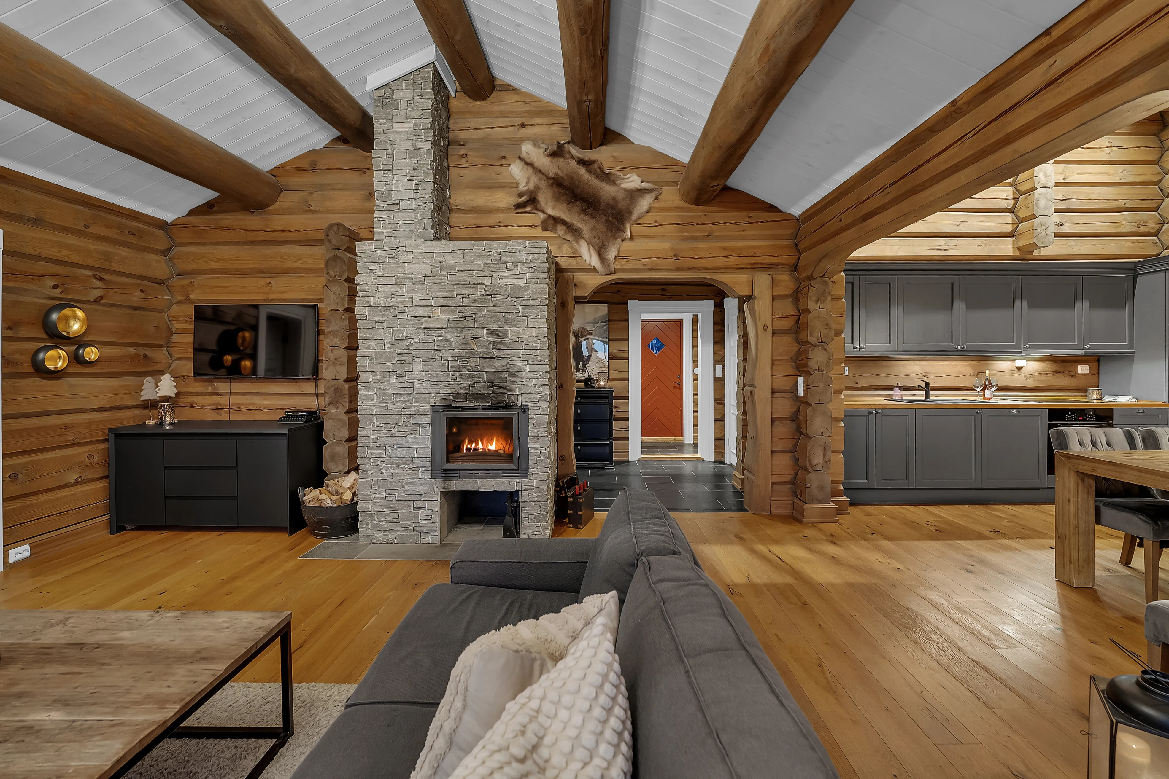 Contemporary 3-Bedroom Cabin with Sauna and Terrace in Trysil, Norway - View image 10 of 32