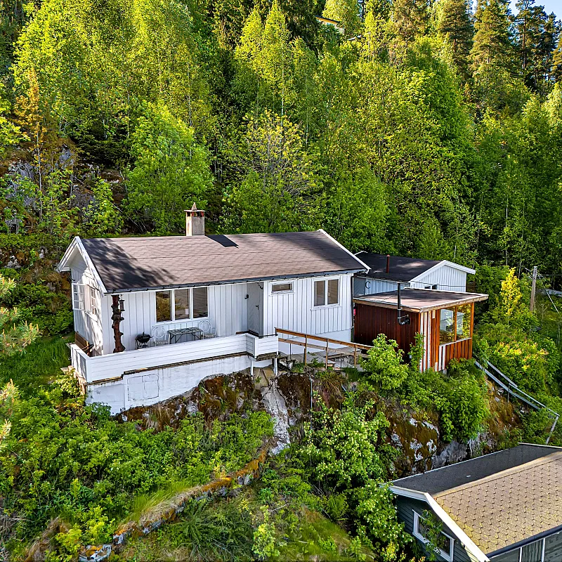 Norwegian Lakeside Cabin with Sauna and Expansive Terrace